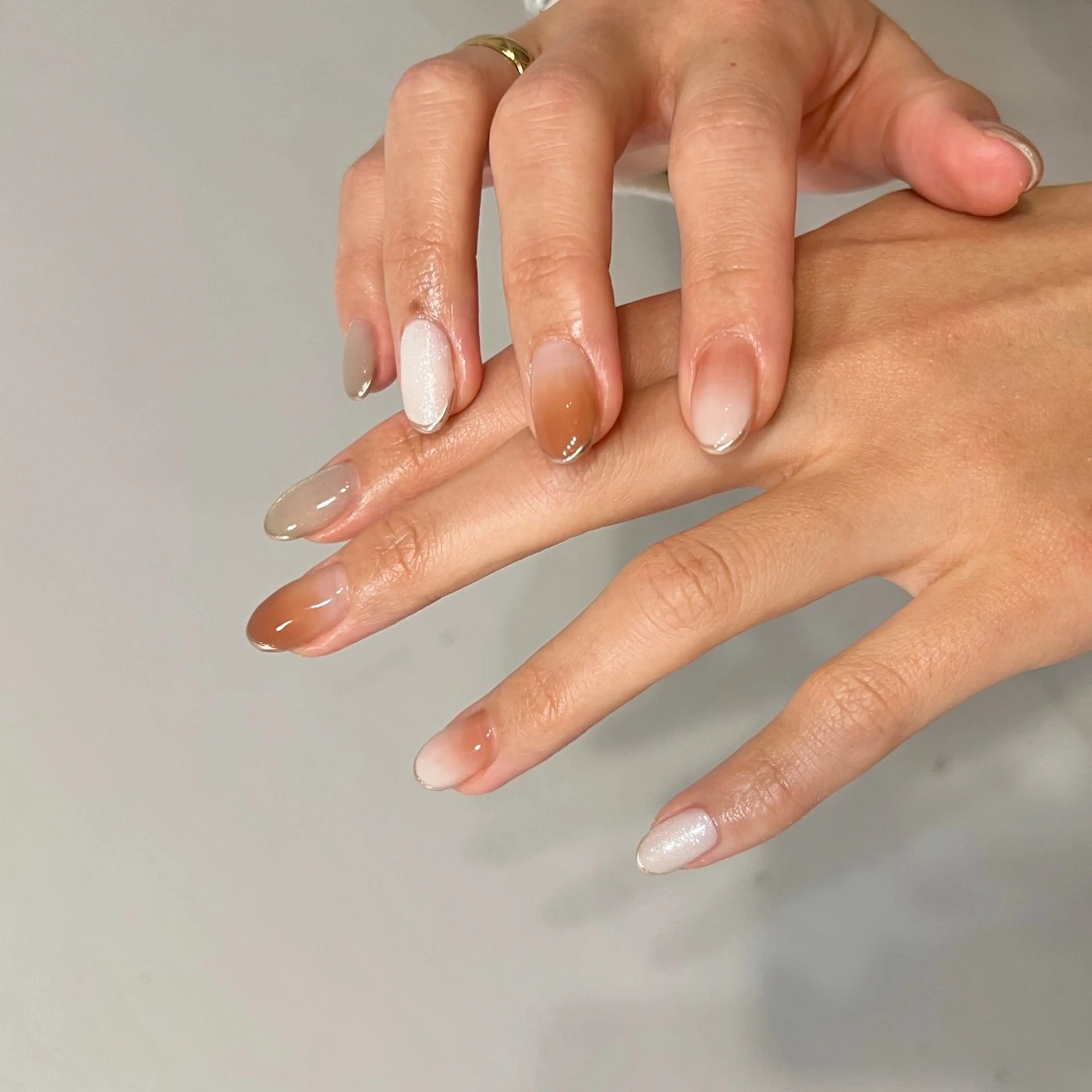 ネイル フレンチネイル グラデーション ハンドネイル REHTOF ｜朝7時Open☀️のネイルデザイン