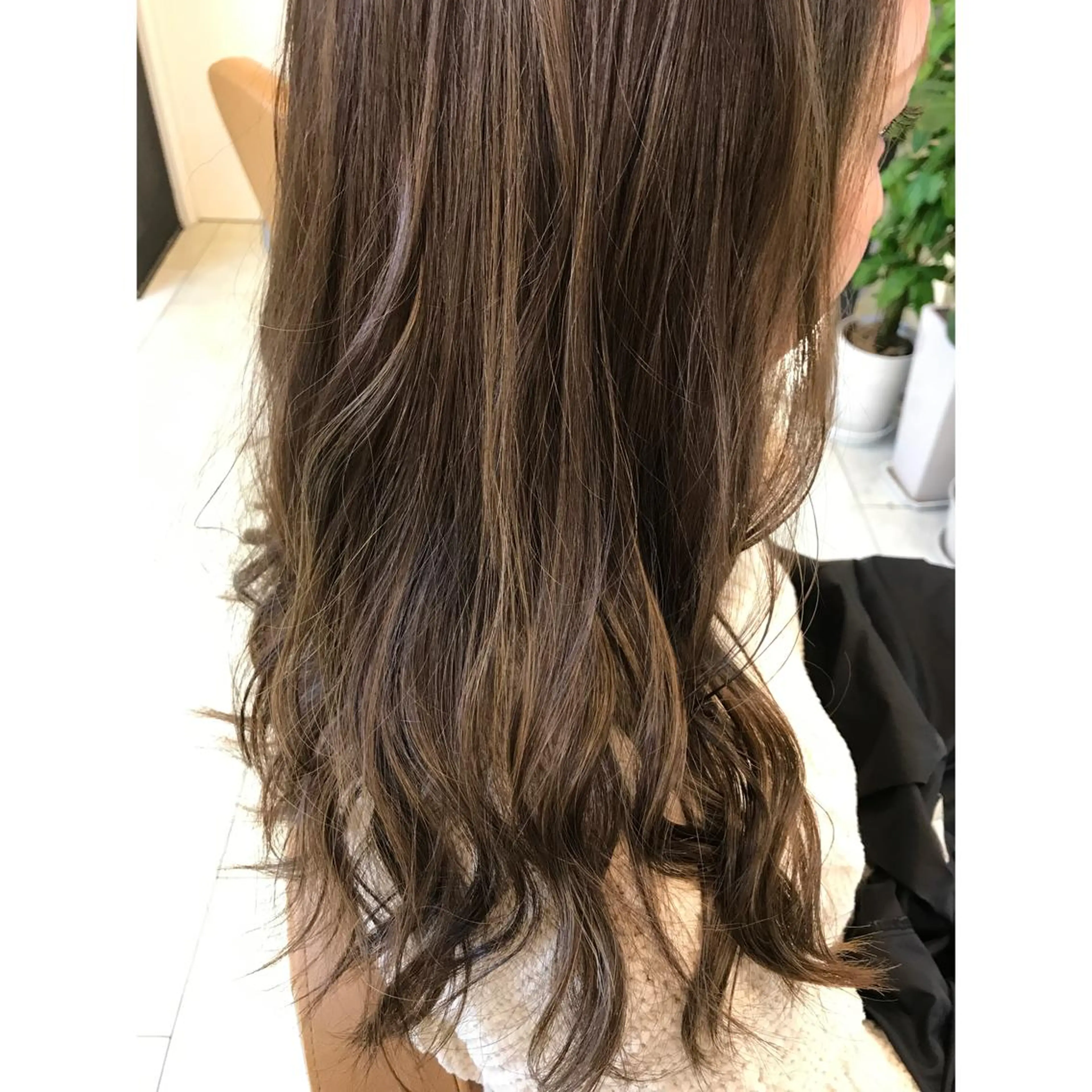 ロング カラー ハイライトカラー ハイライト 坂西 春果のマツエク・マツパデザイン