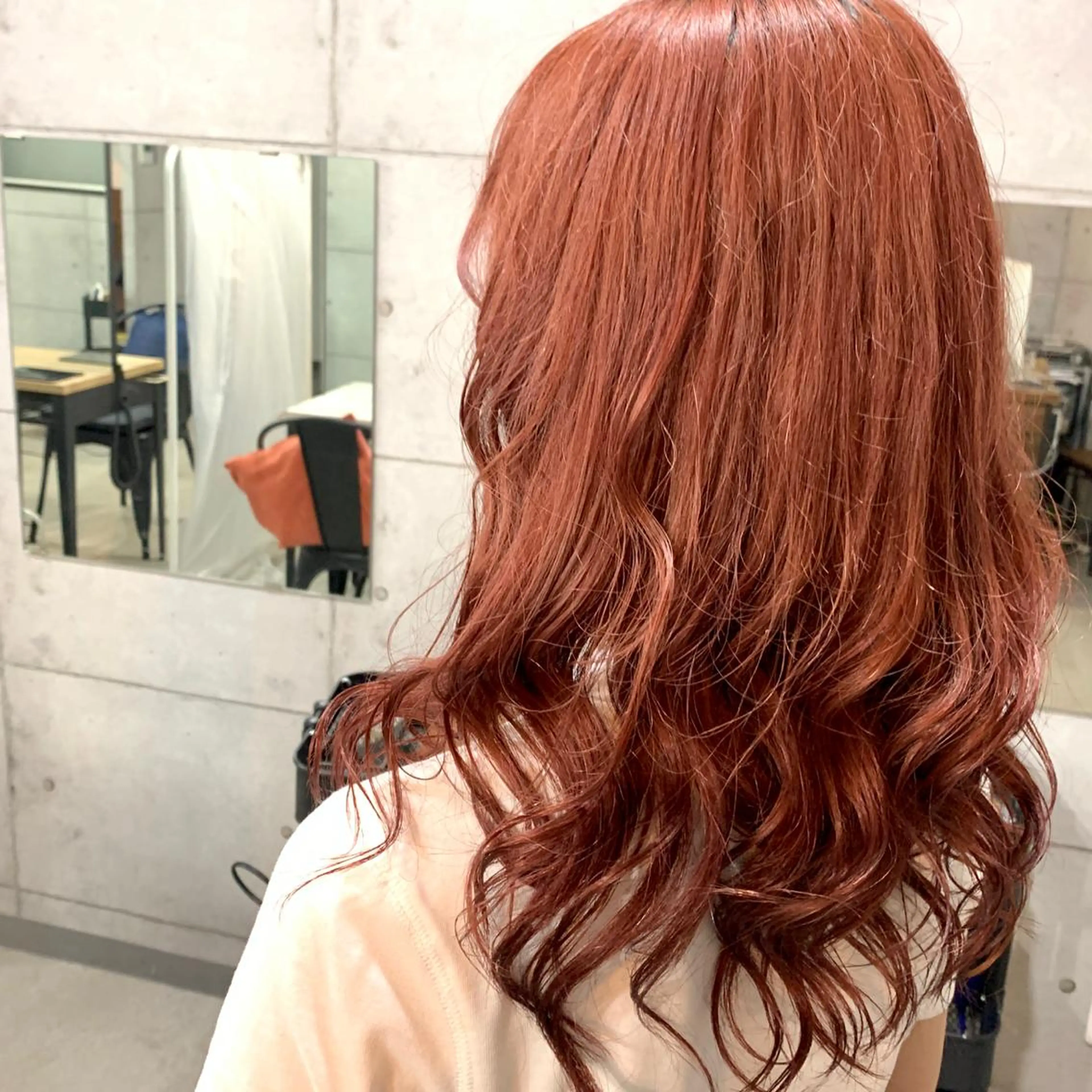 ミディアム カラー パーマ ヘアアレンジ メンズ キッズ ネイル マツエク・マツパ メンズブリーチ メンズハイライト メンズインナーカラー メンズ韓国風 アディクシーカラー 切りっぱなしヘアボブ ミディアムヘアRYOのヘアスタイル