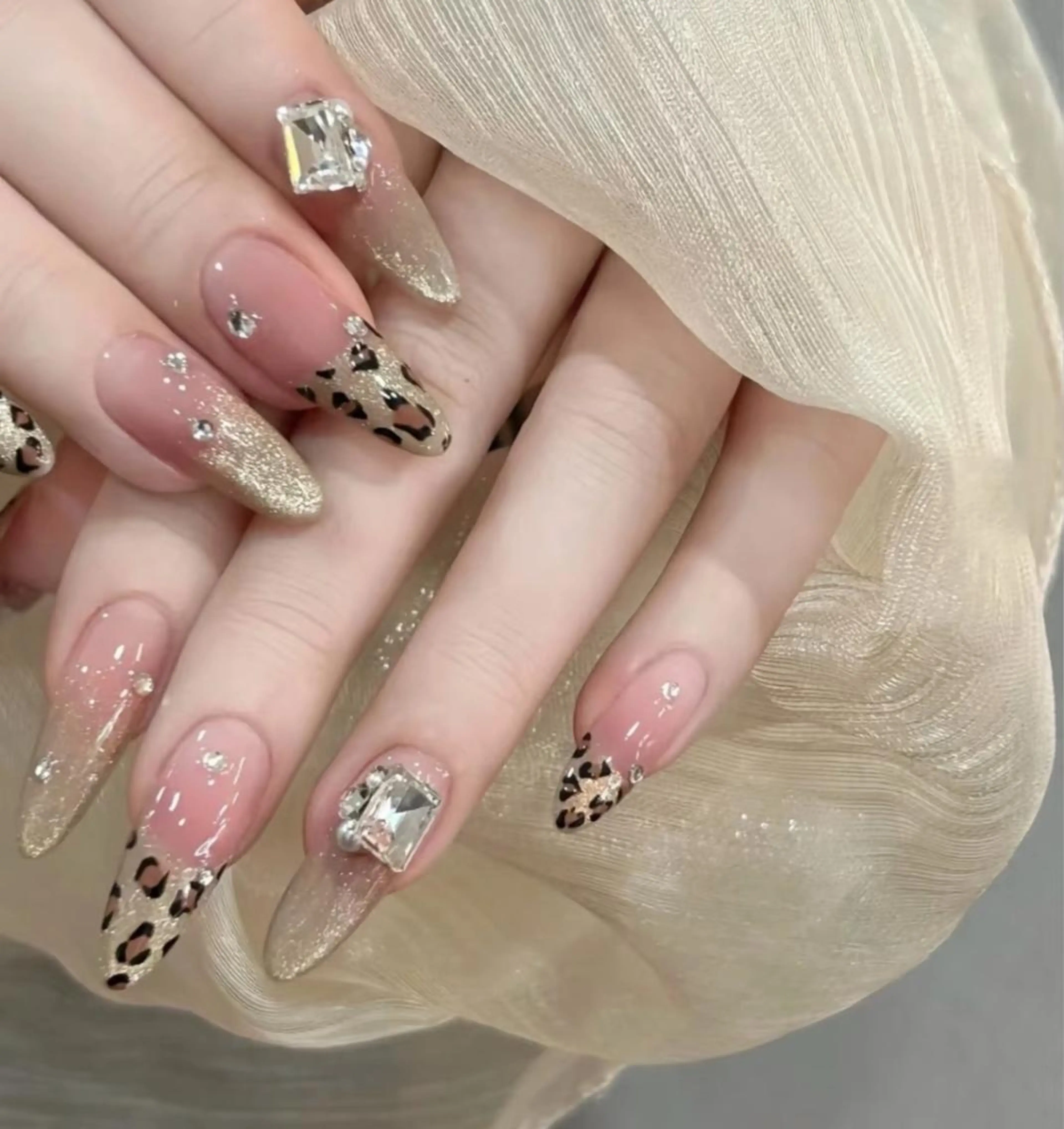 ネイル ハンドネイル ハンドケア 🍑 momo_nailのネイルデザイン