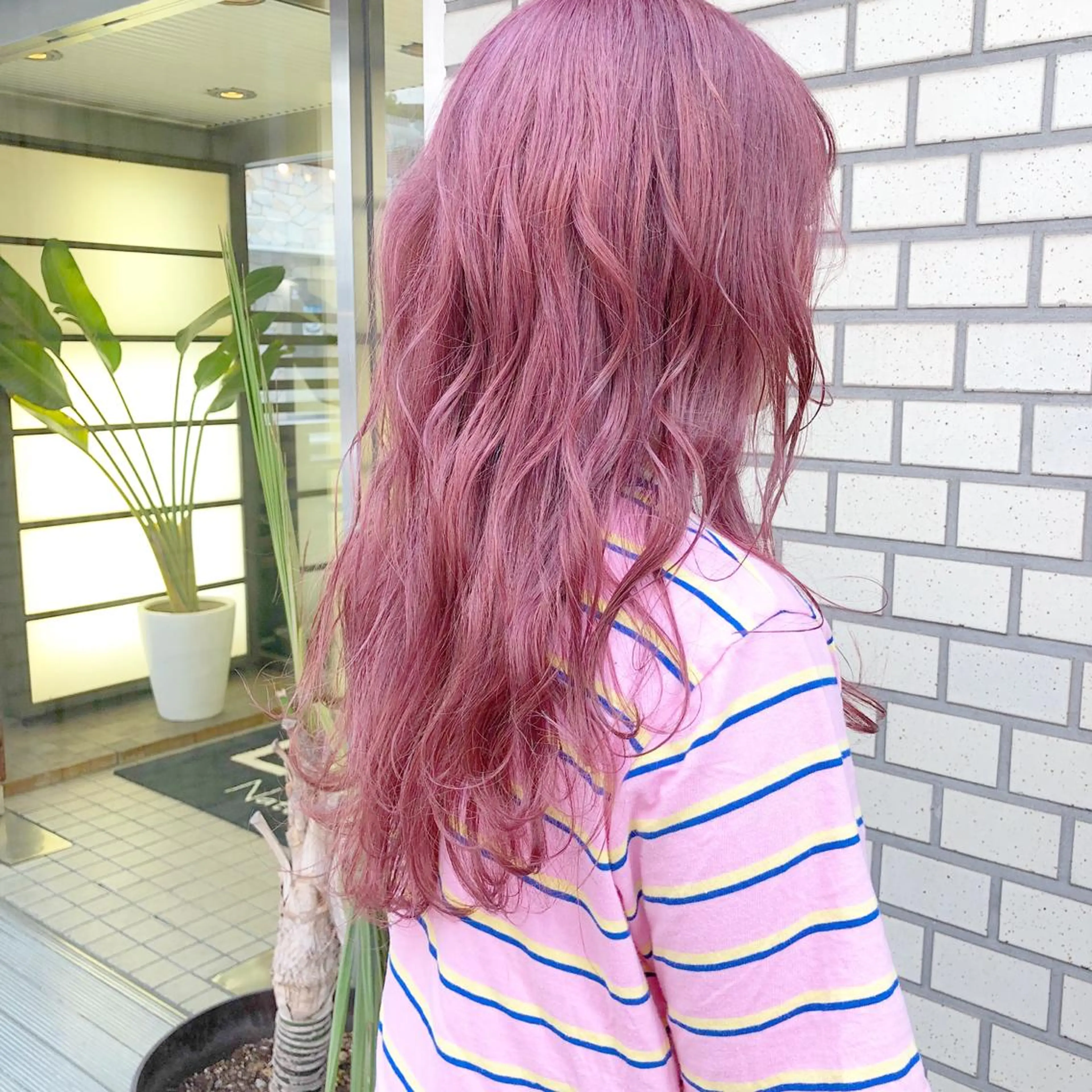 ロング カラー パーマ ヘアアレンジ ピンクカラー ヘアカラー ハイトーン特化🤍 浦住のヘアスタイル