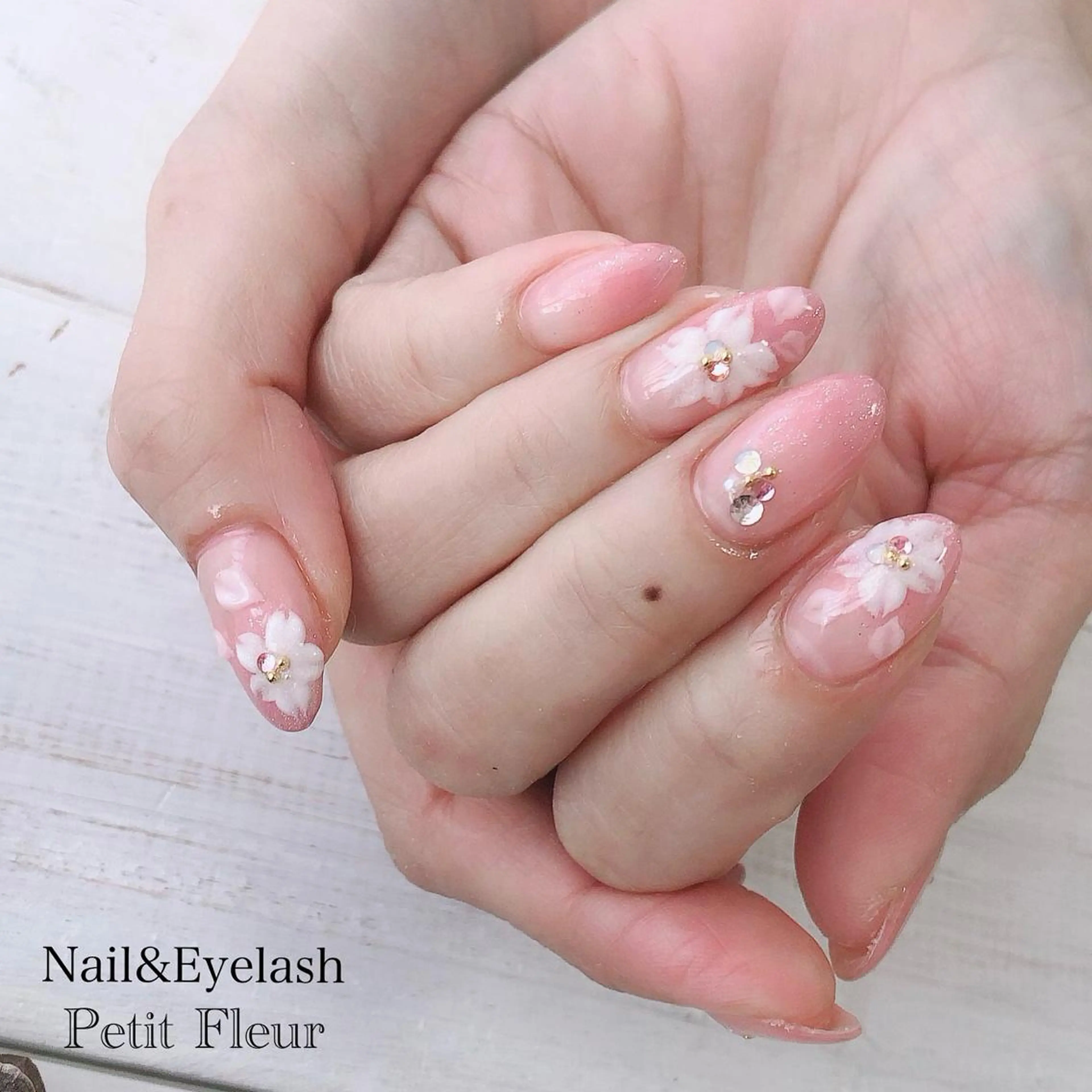 ネイル 青柳 亜梨奈のマツエク・マツパデザイン