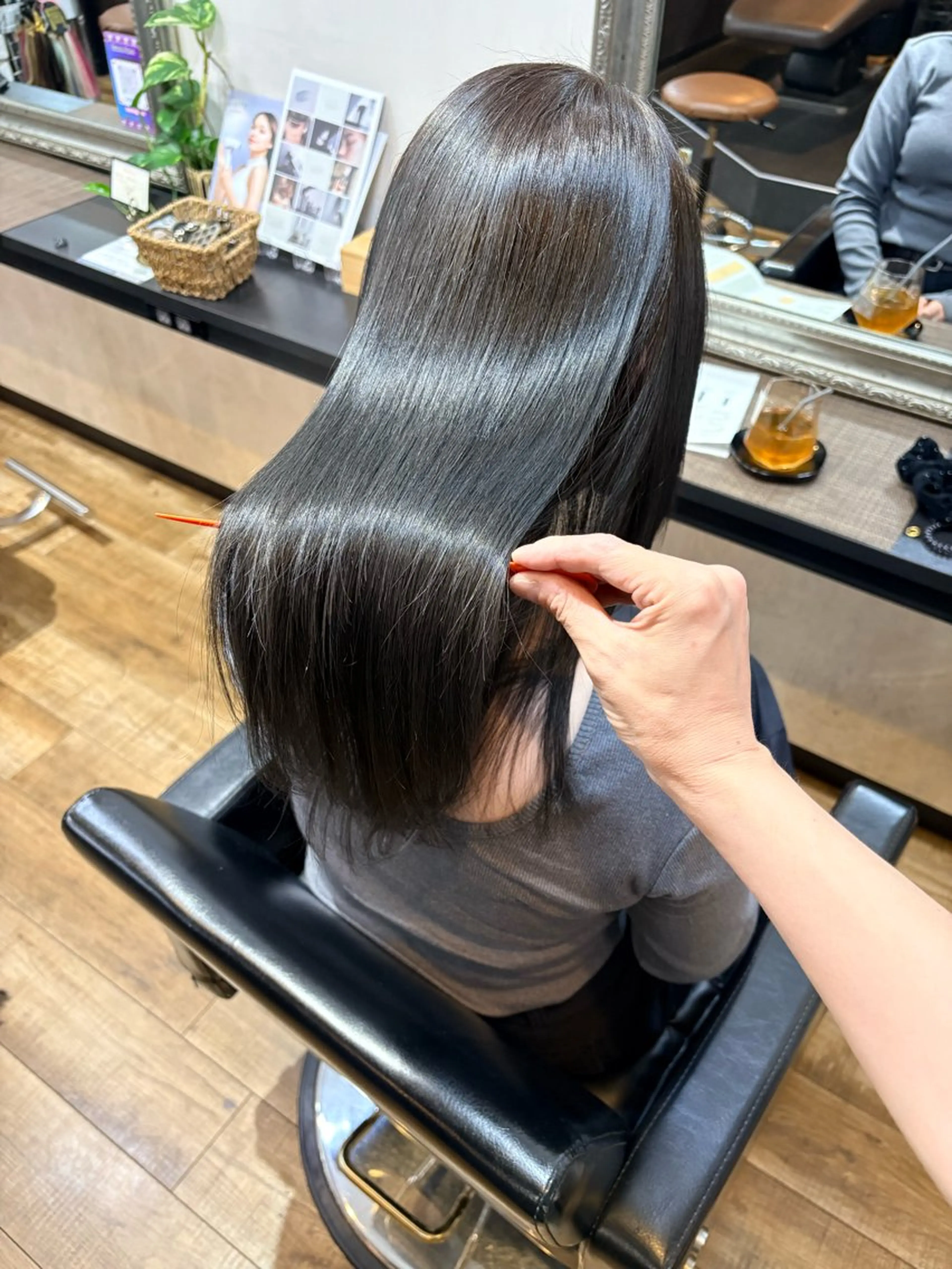 ロング カラー ブリーチ 髪質改善 トリートメント ヘアカラー トリートメント きむえり/髪質改善 /うねり広がり改善のヘアスタイル
