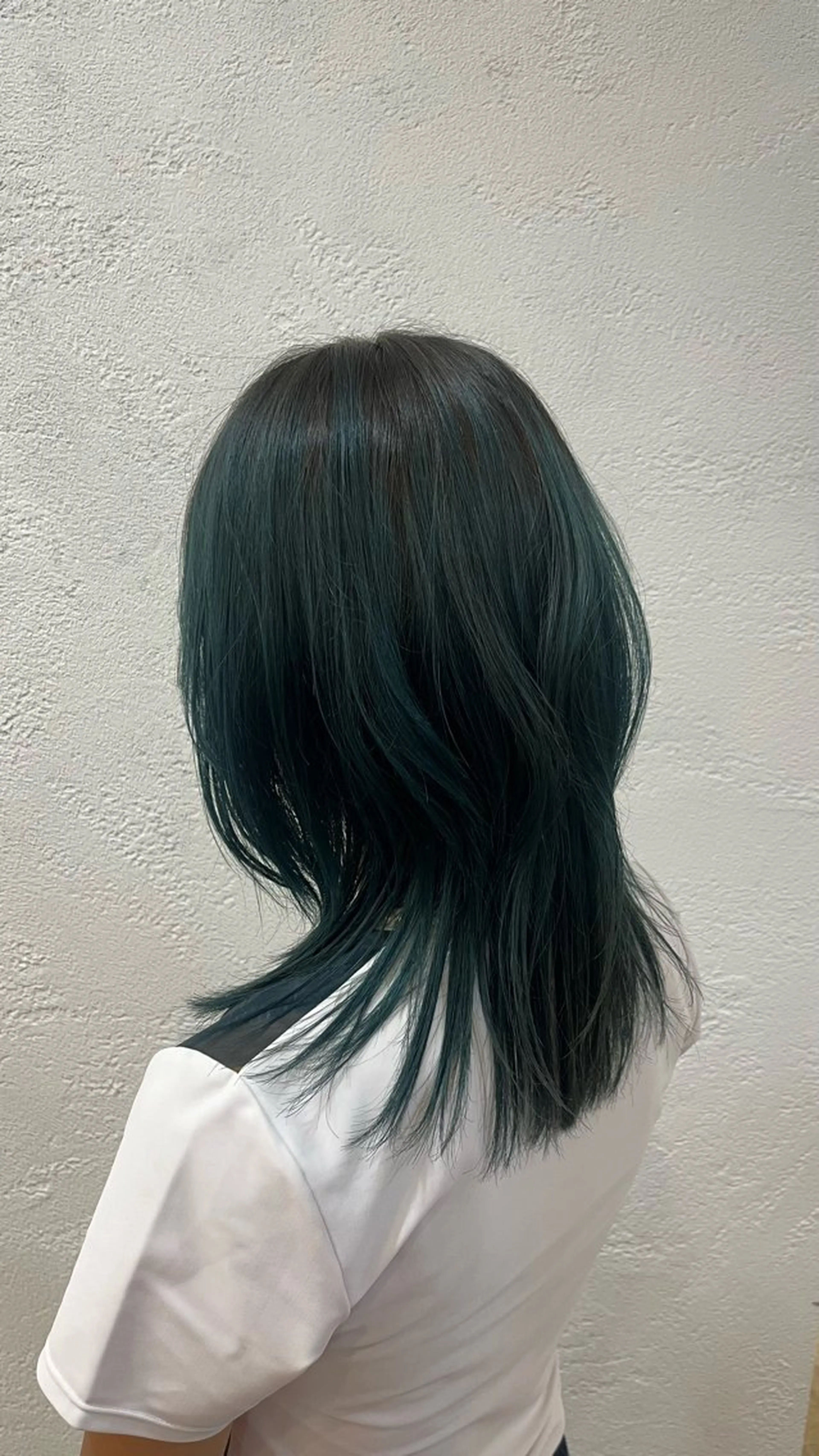 ミディアム レイヤーカット 山本 梨華のヘアスタイル