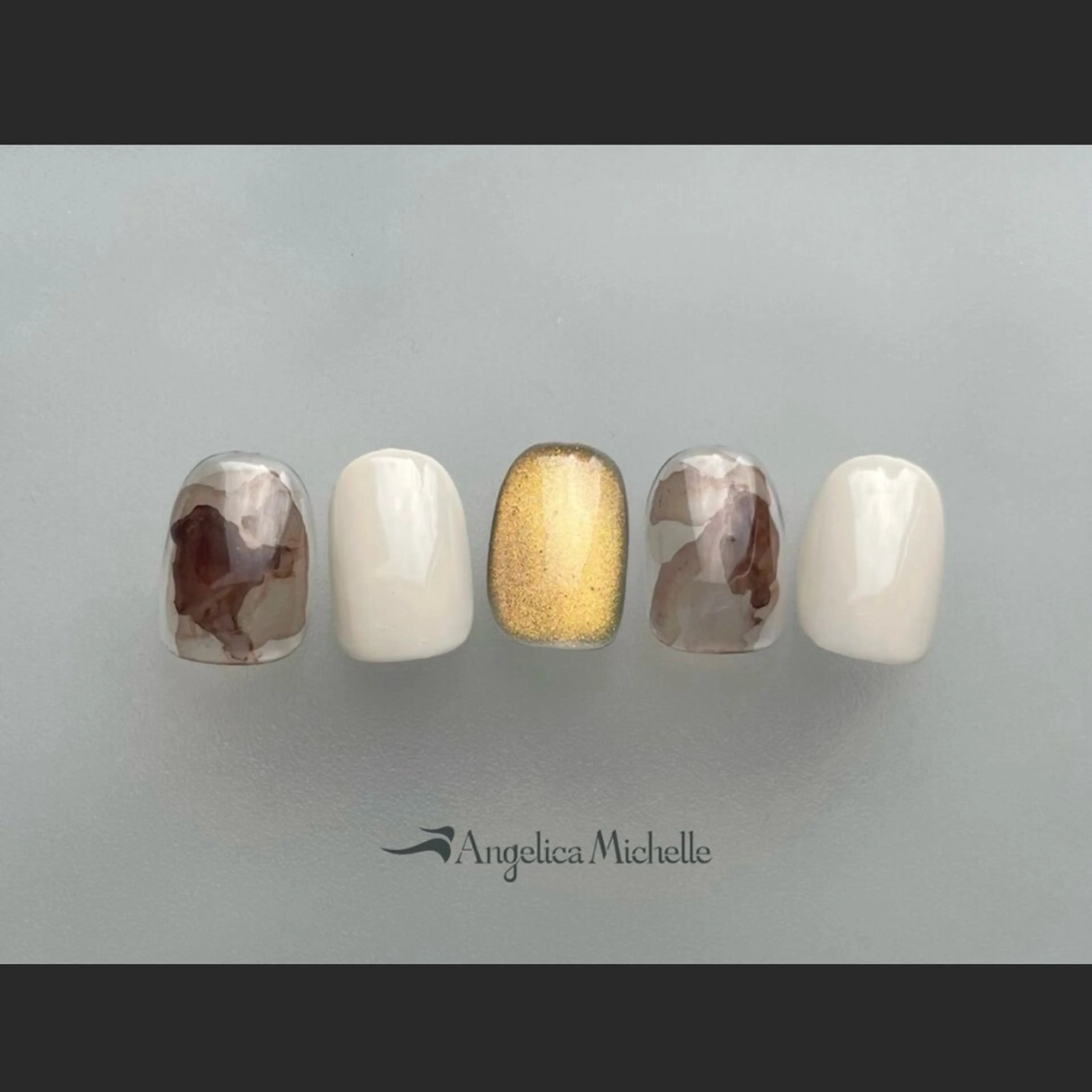 ネイル 脇 奈々子のネイルデザイン