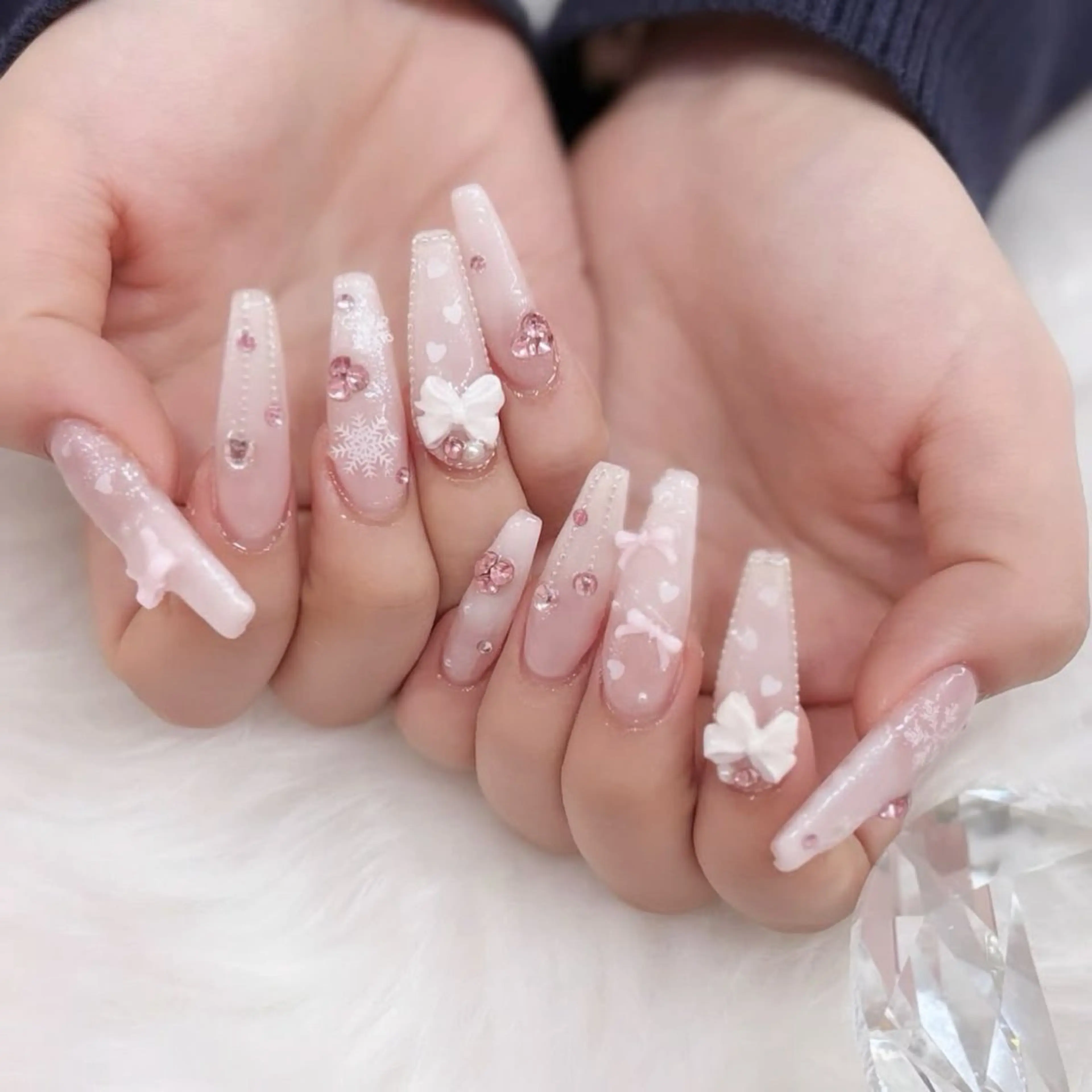 ネイル フレンチネイル キラキラネイル 韓国ネイル シンプルネイル ワンホンネイル ハンドネイル MEI Nailのネイルデザイン