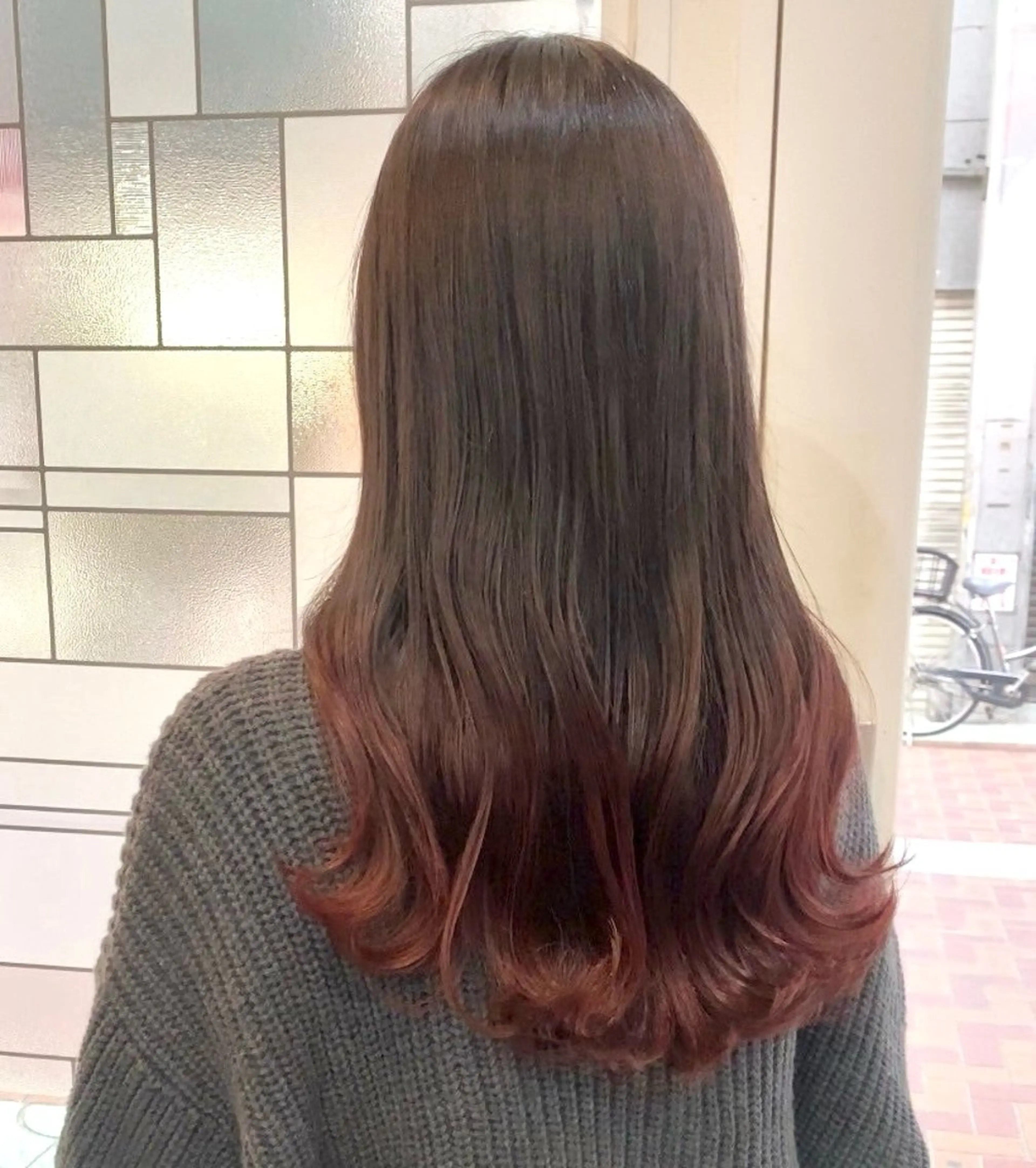 ロング カラー 堀川 希歩のヘアスタイル