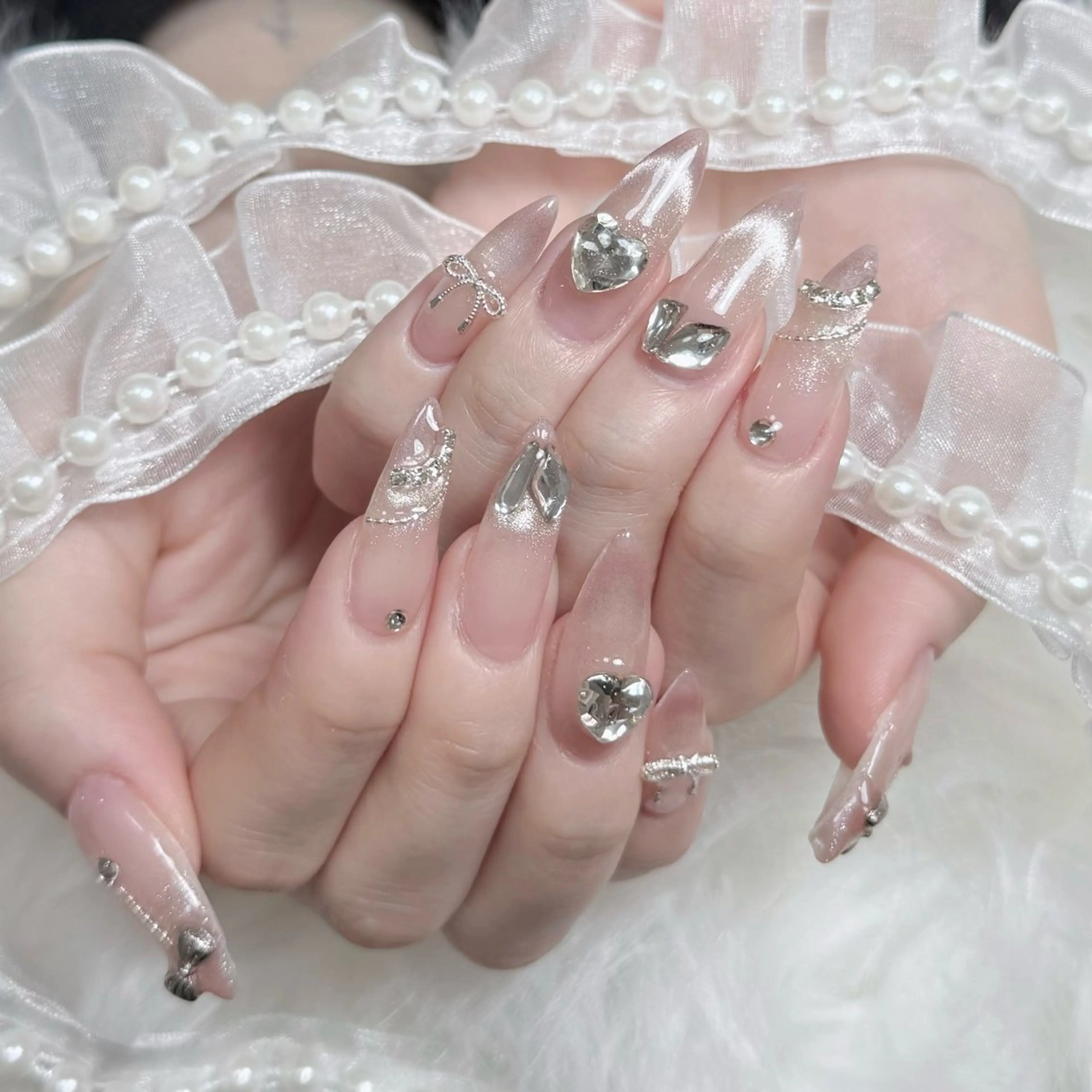 ネイル フレンチネイル ジェルネイル キラキラネイル 韓国ネイル マグネットネイル Julli NailStudioのネイルデザイン