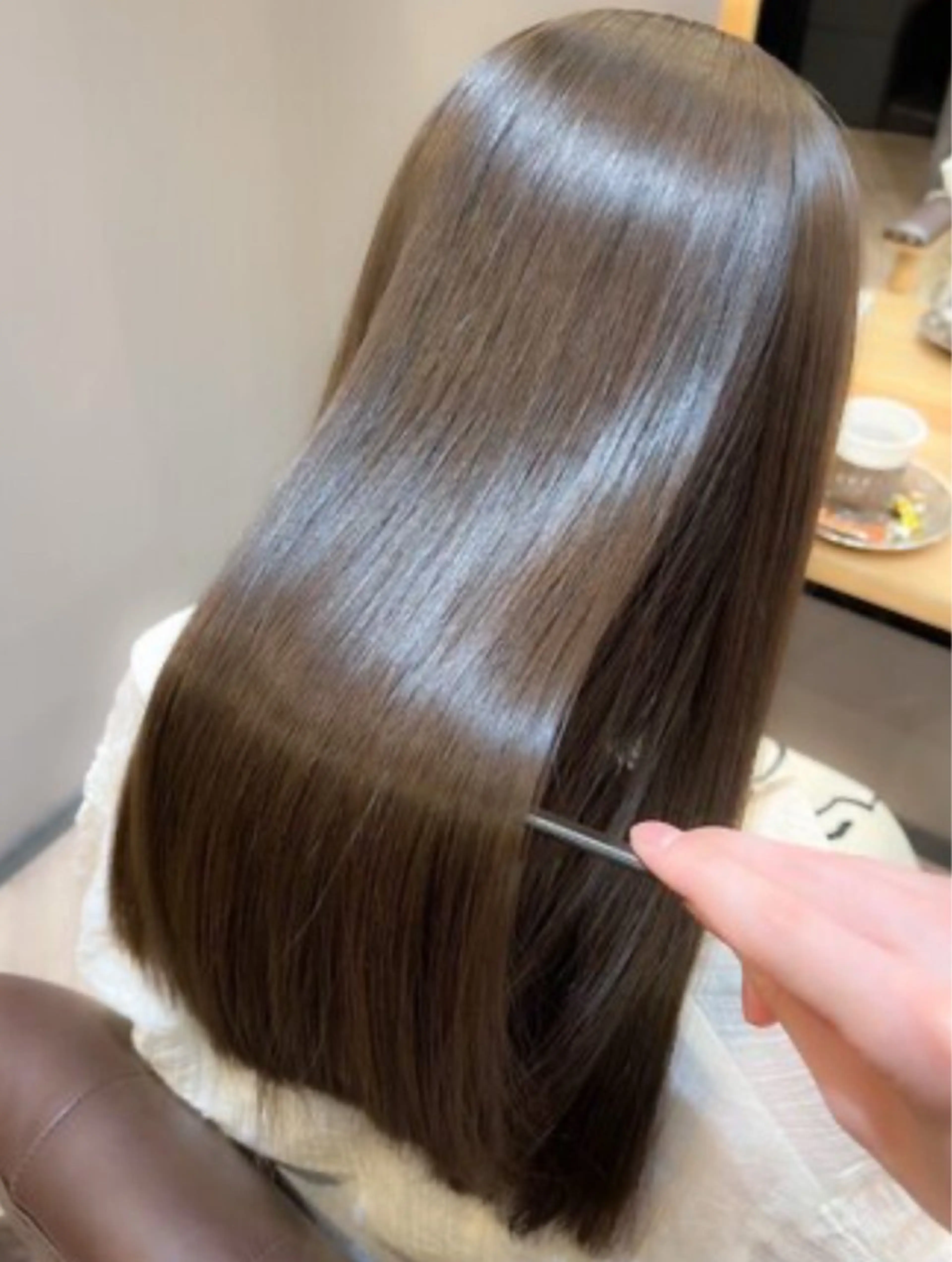 カラー 松葉 柚月のヘアスタイル