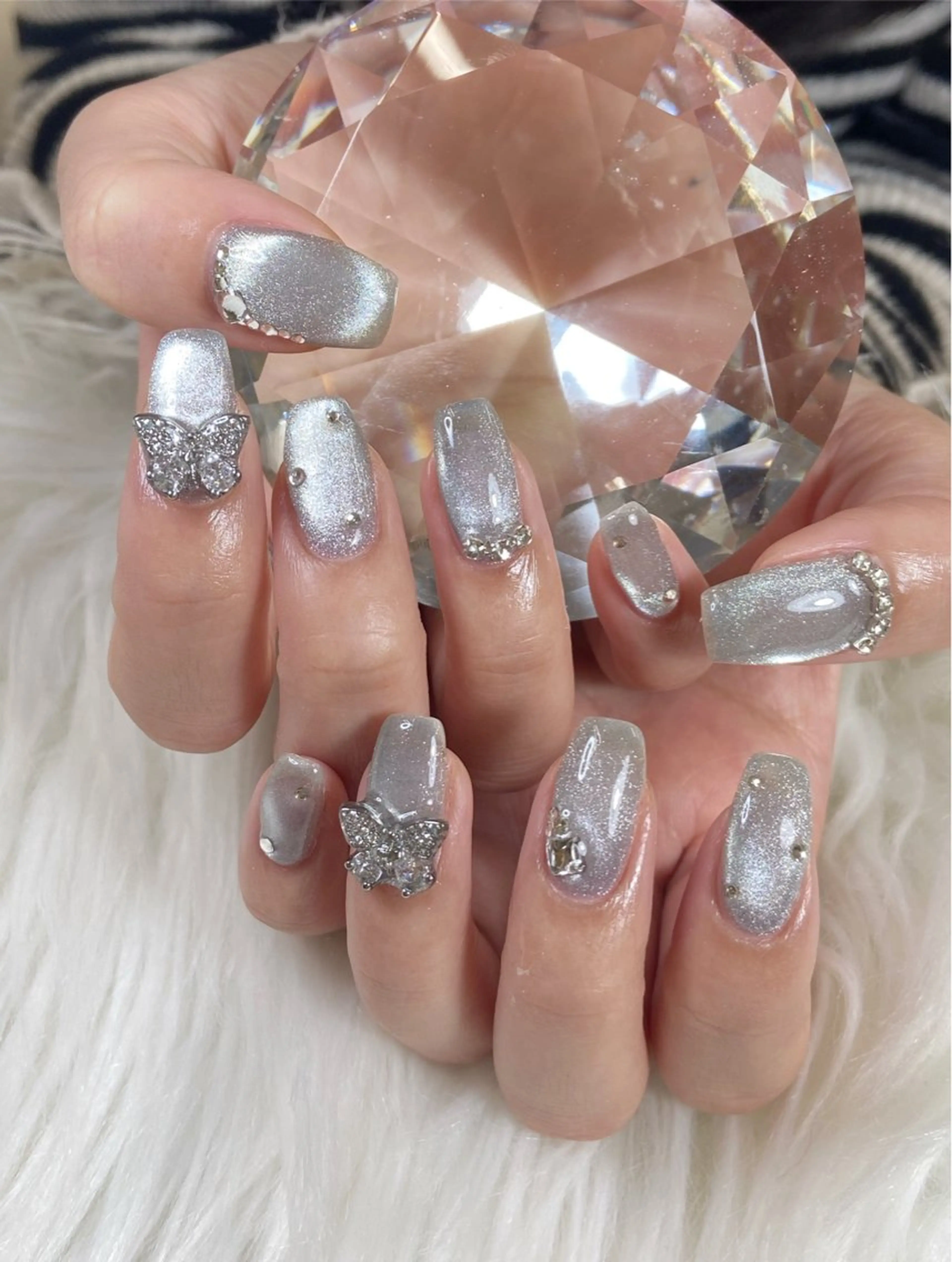 ネイル アートネイル フレンチネイル ガーリー キラキラネイル 韓国ネイル ハンドネイル Kanako 💫のネイルデザイン