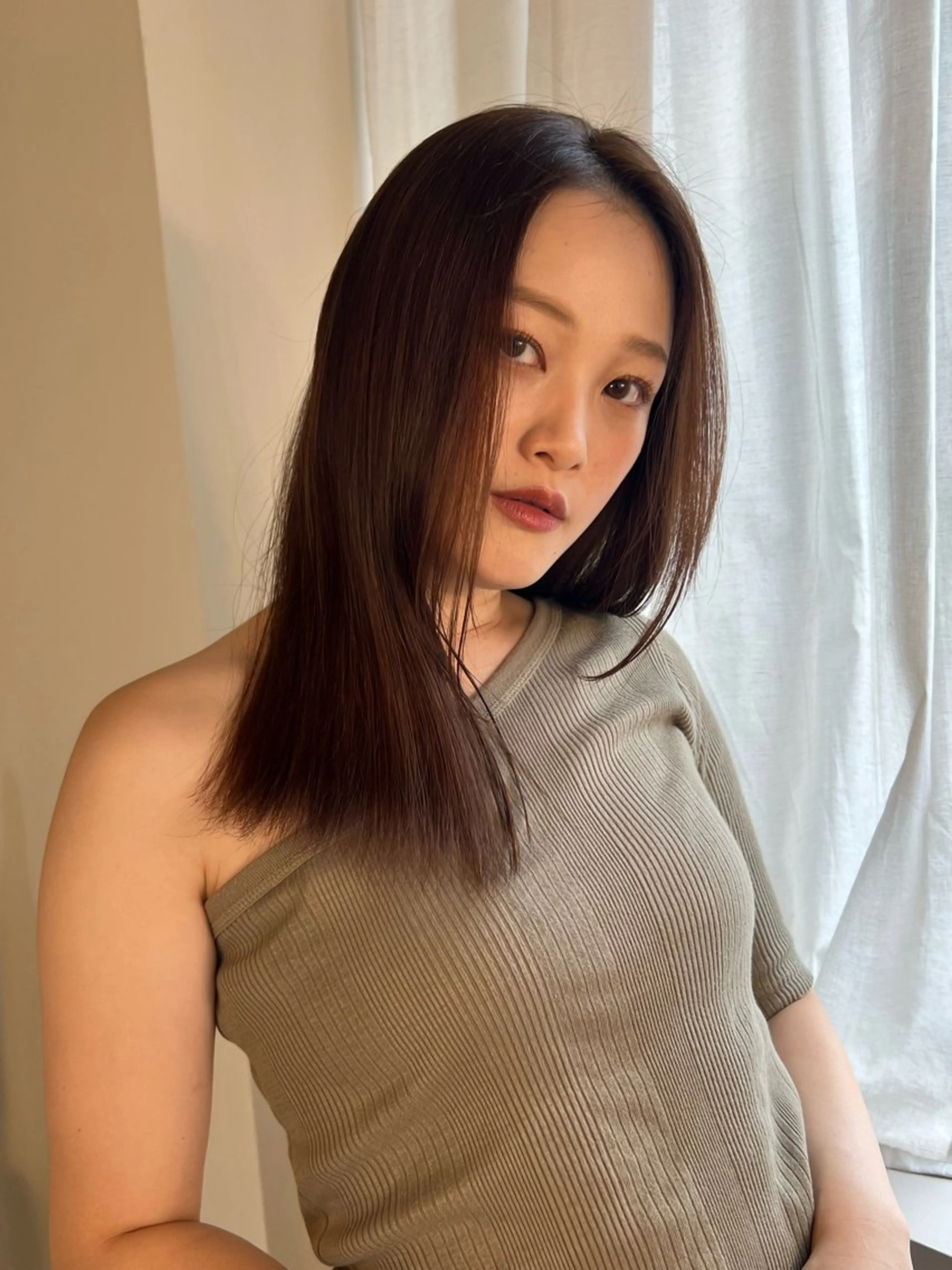 セミロング ココルアナ 豊中美容室のヘアスタイル