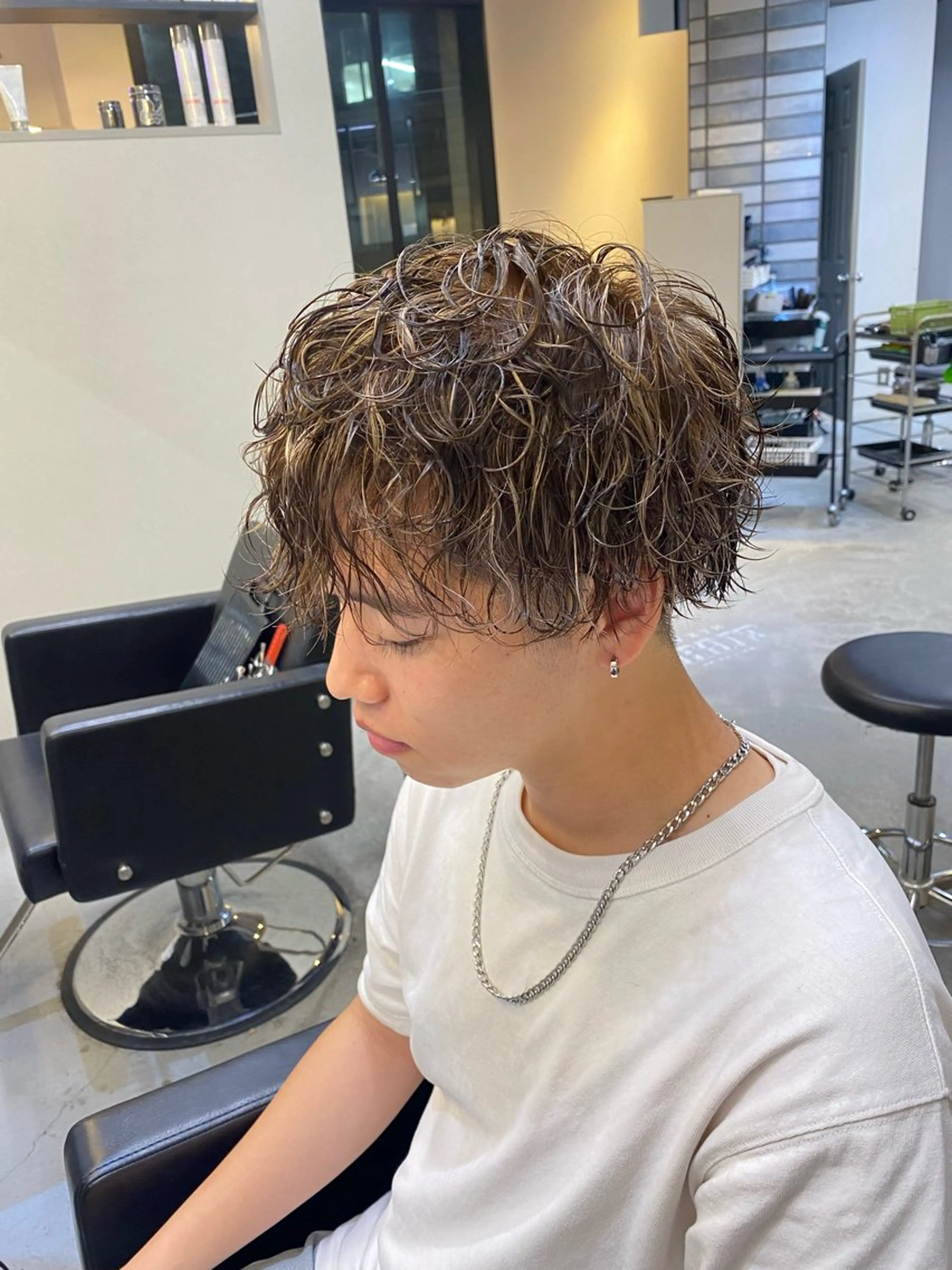 カラー メンズ ヘアカラー トリートメント 白髪ぼかしハイライト ／レイヤー中島啓太のヘアスタイル