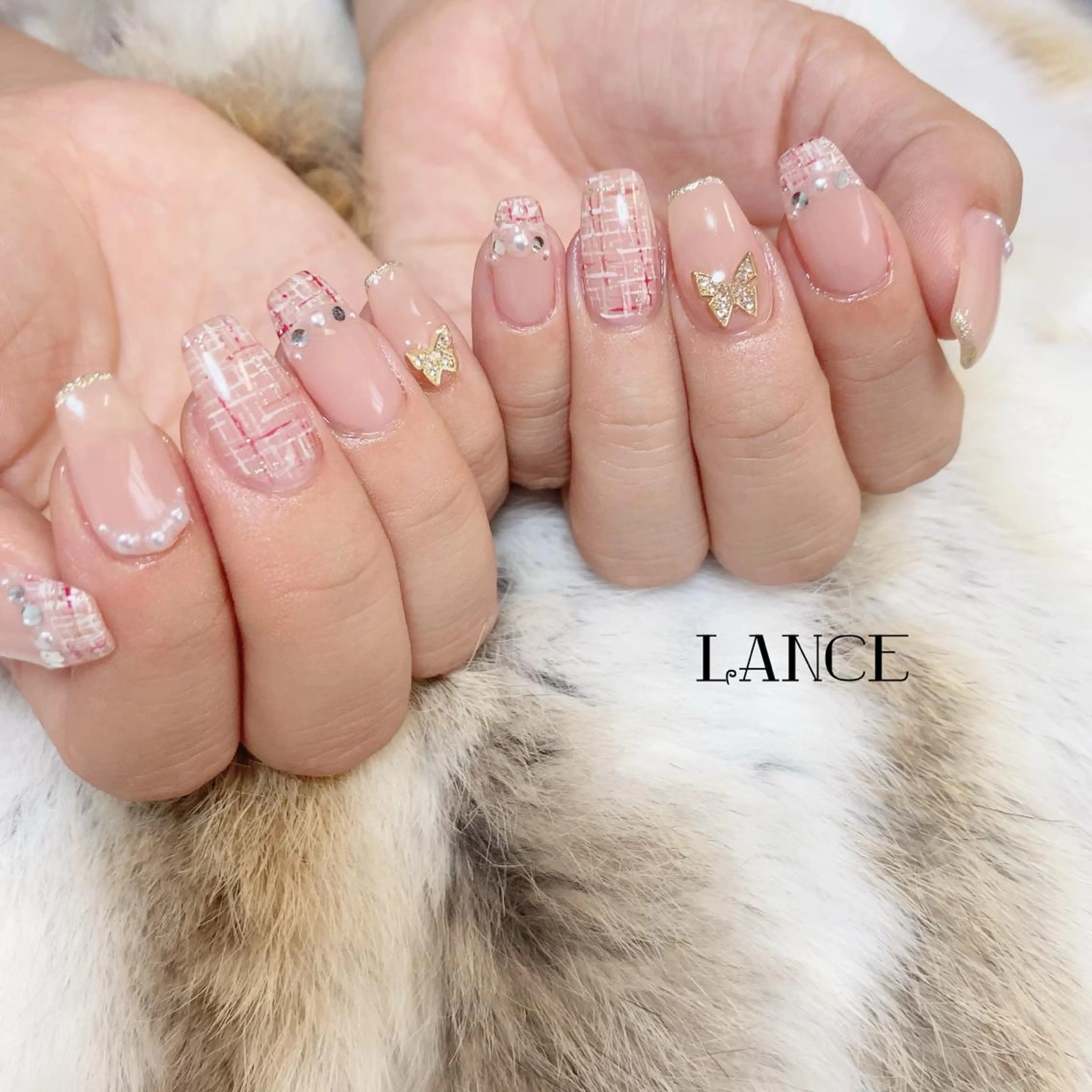 ミディアム ネイル オーロラネイル マグネットネイル ワンホンネイル 冬ネイル ハンドネイル Lance nailのネイルデザイン