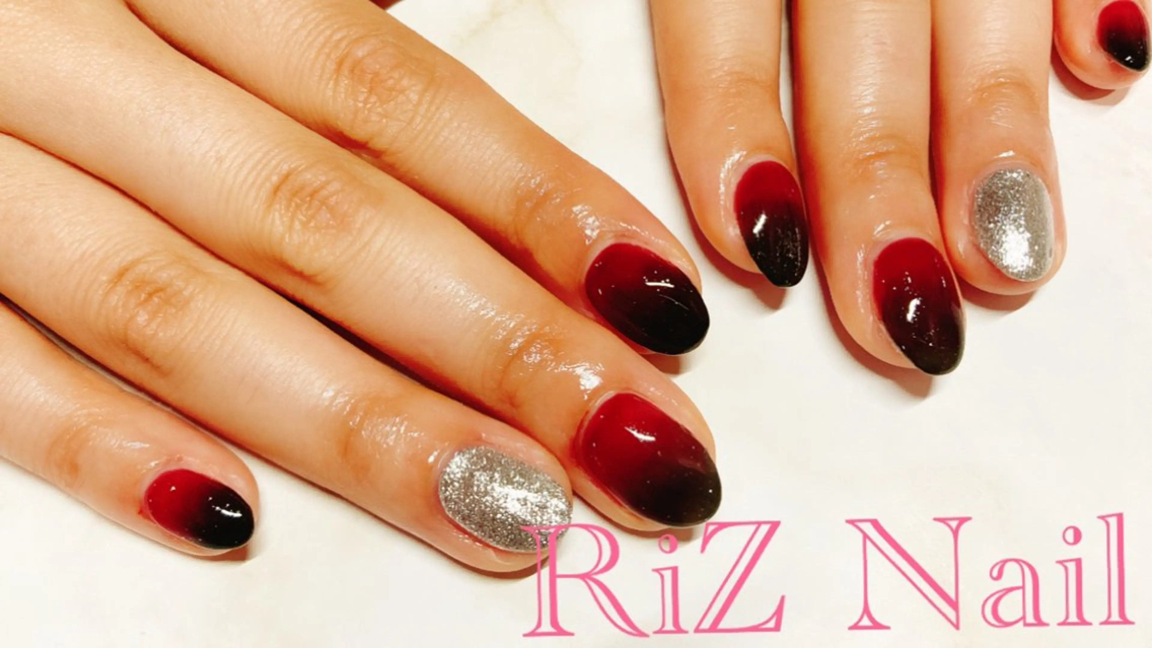 ネイル グラデーション 赤色 ハンドネイル RiZ nail salonのネイルデザイン