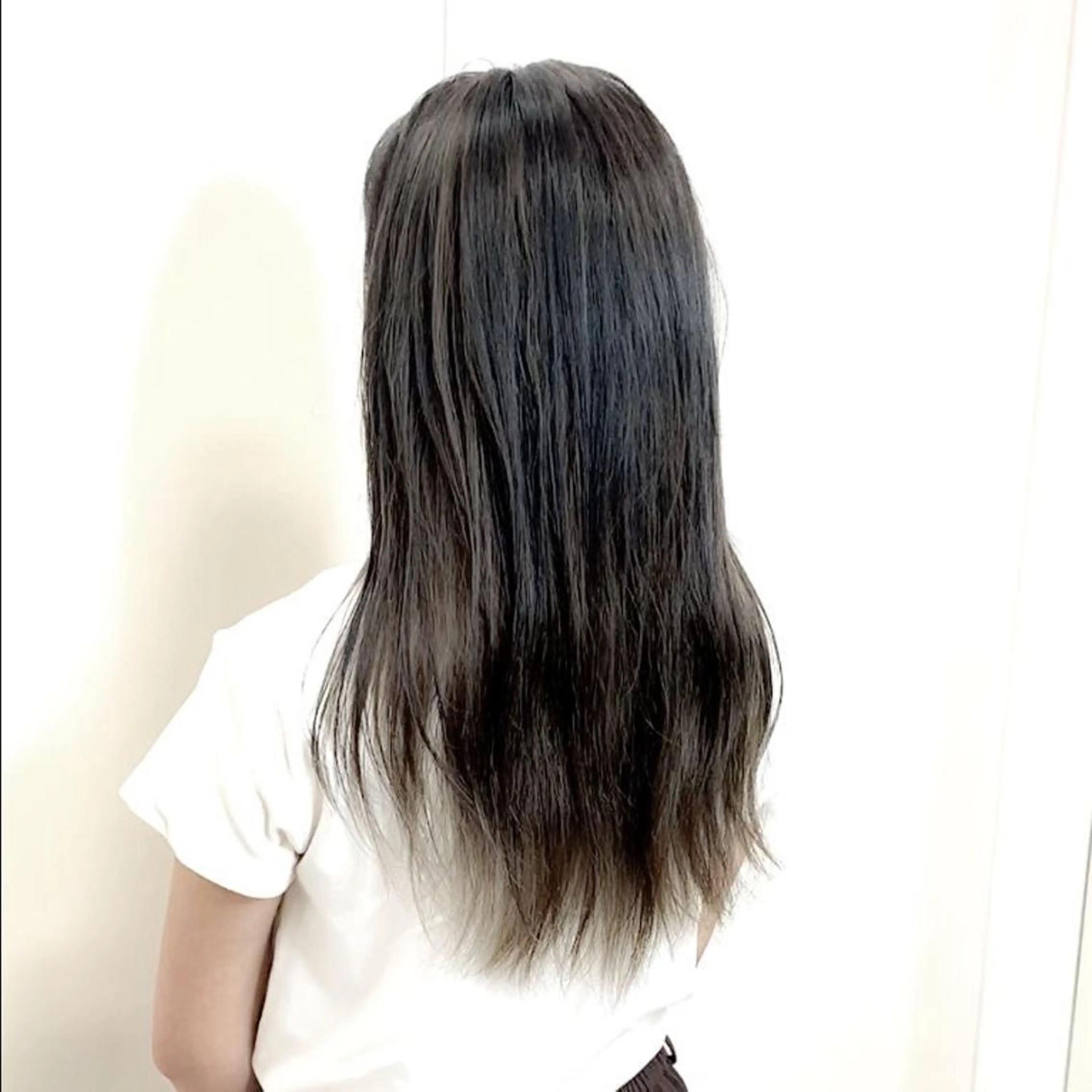 ミディアム 美容歴15年 岩田芳郎のヘアスタイル