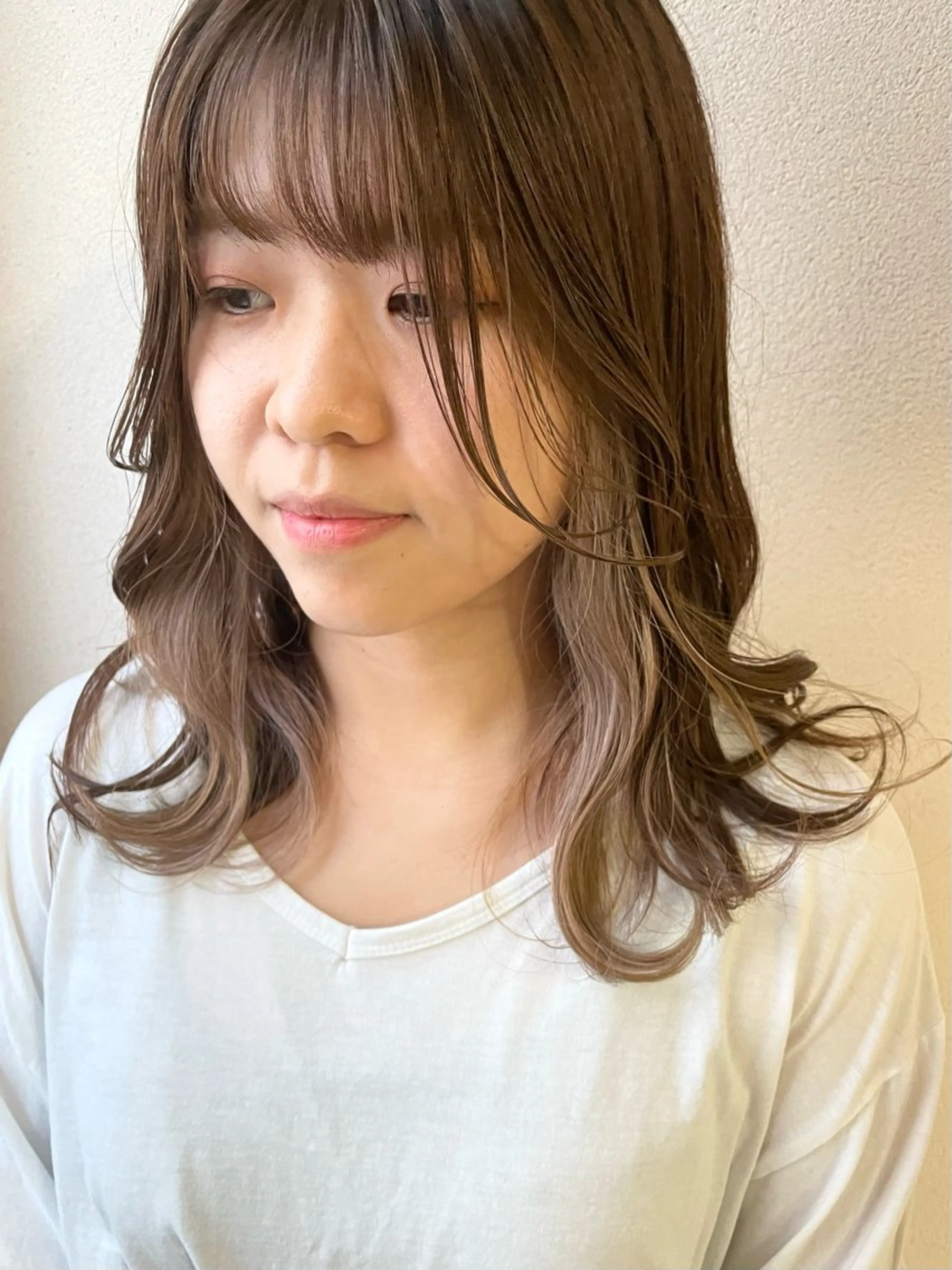 セミロング カラー デザインカラー イヤリングカラー ヘアカラー 沢田 瞳のヘアスタイル