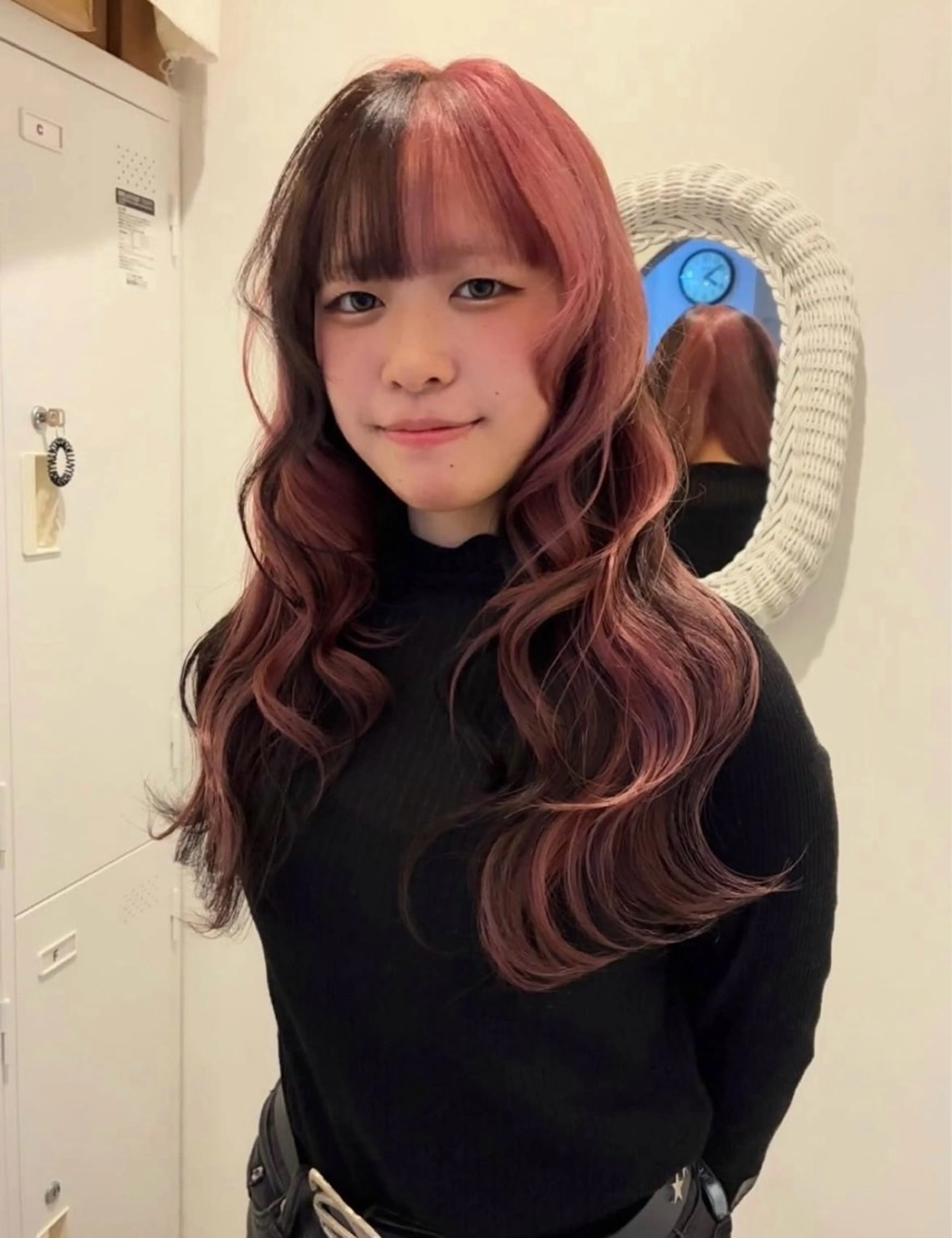 ロング nacoハイトーン ベージュ🤍のヘアスタイル