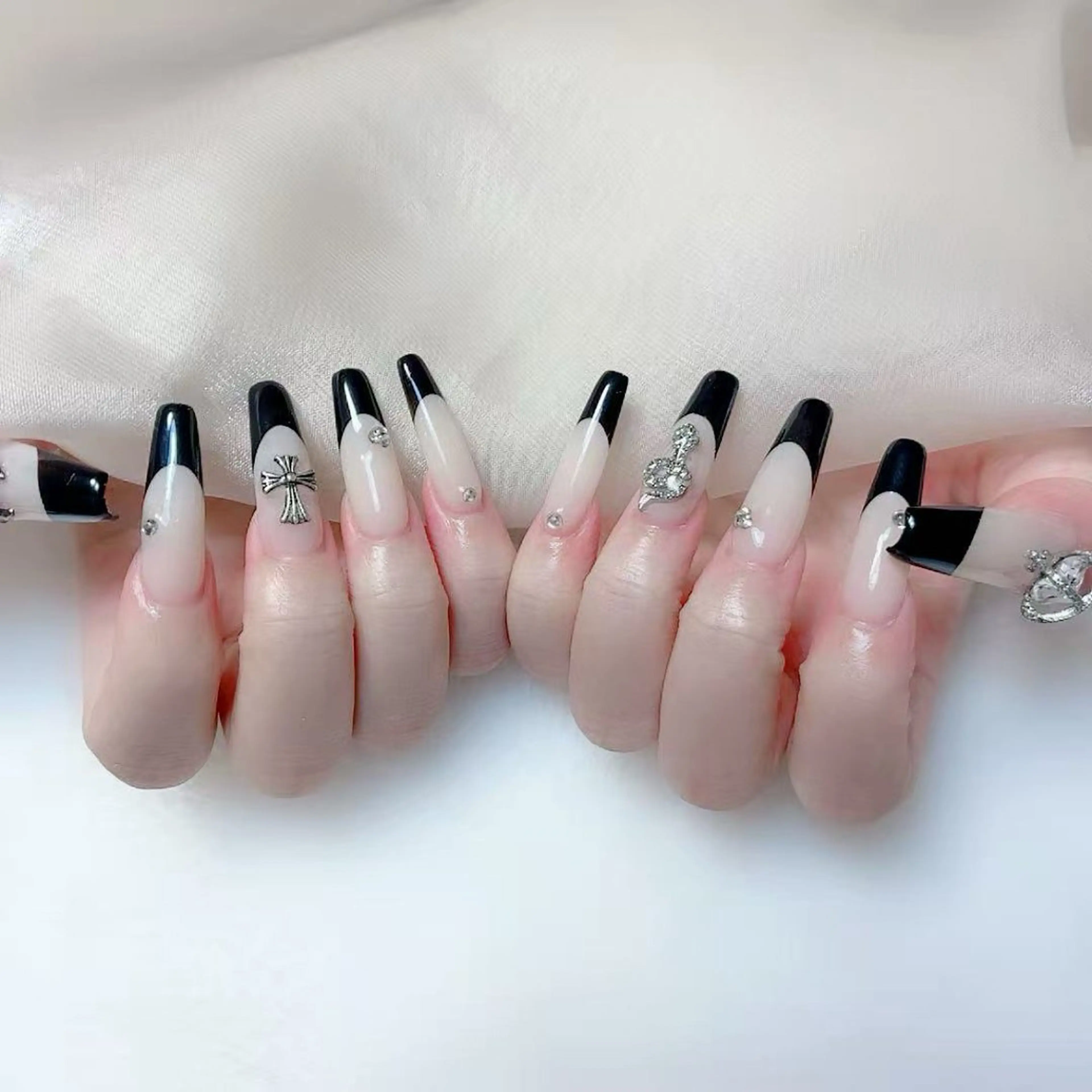 ネイル アニマル柄 アートネイル チークネイル フラッシュネイル フットネイル ハンドネイル B·U Nail大宮 長さだし専門店のネイルデザイン