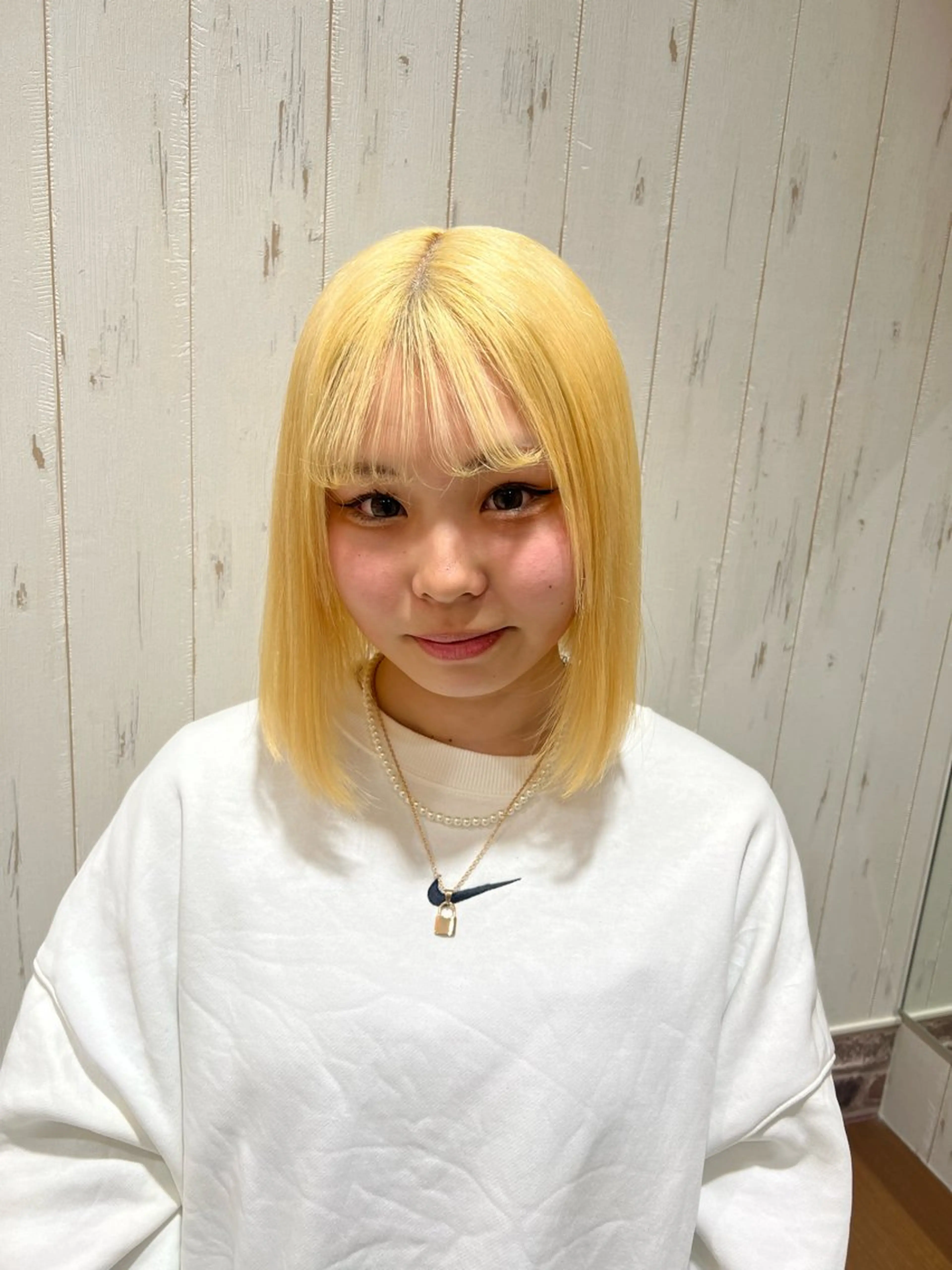 ミディアム ボブ ハイライト 髪質改善 レイヤーカット FANスタイリスト Ⓜ️EIのヘアスタイル