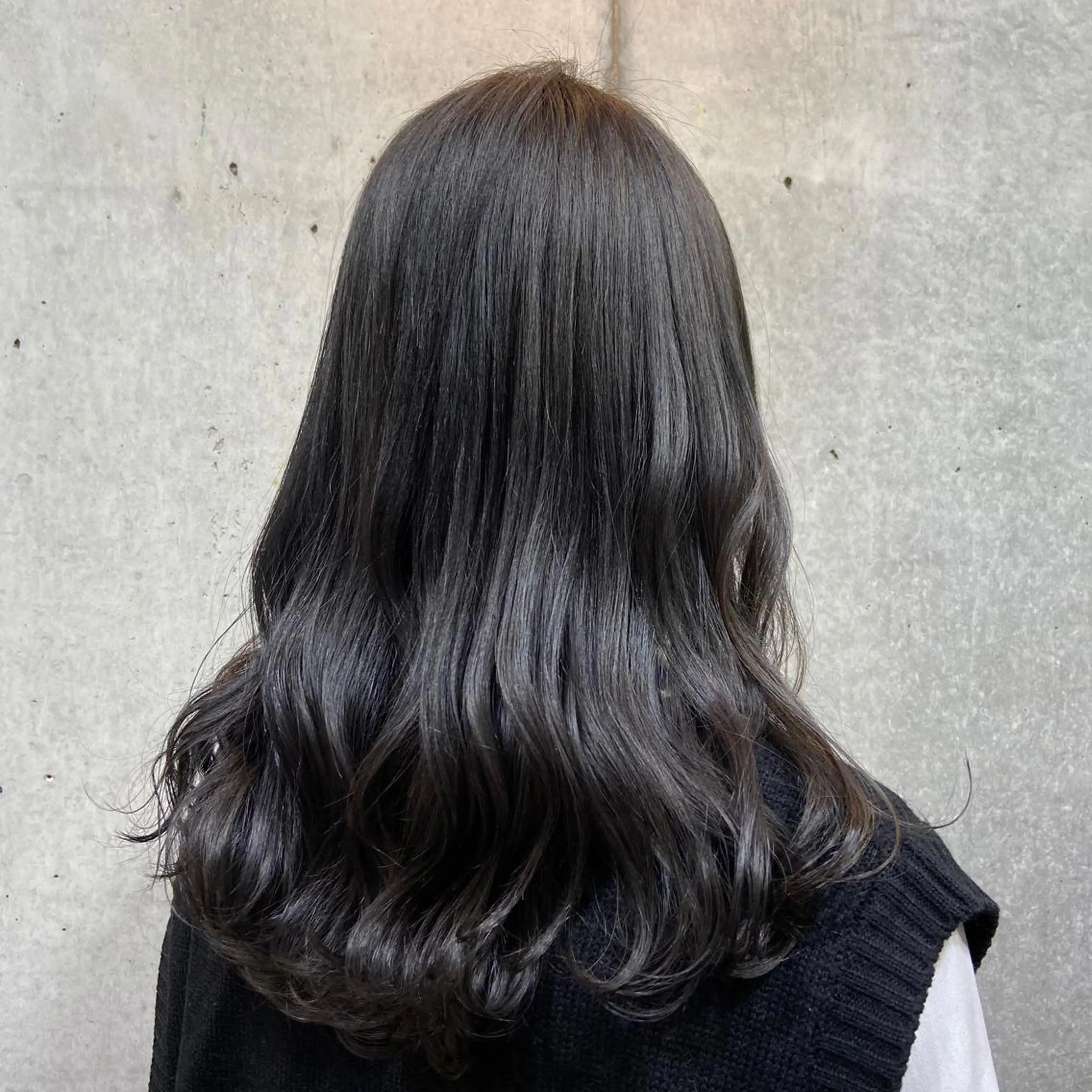 セミロング カラー 黒髪 ブルーカラー ブルーブラック 暗髪/艶髪/Ono .のヘアスタイル