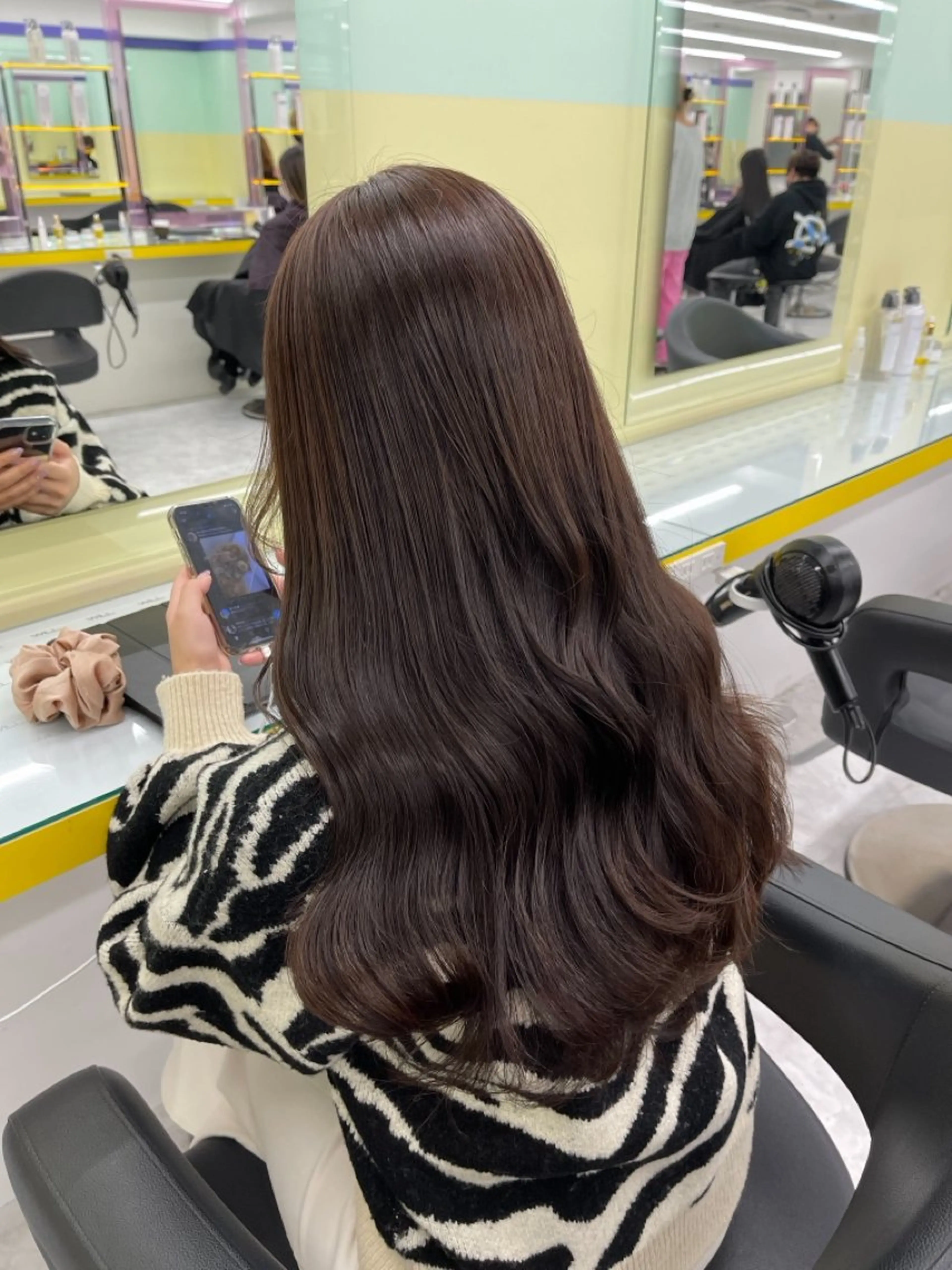 ロング Mio 暗髪/髪質改善🖤のヘアスタイル