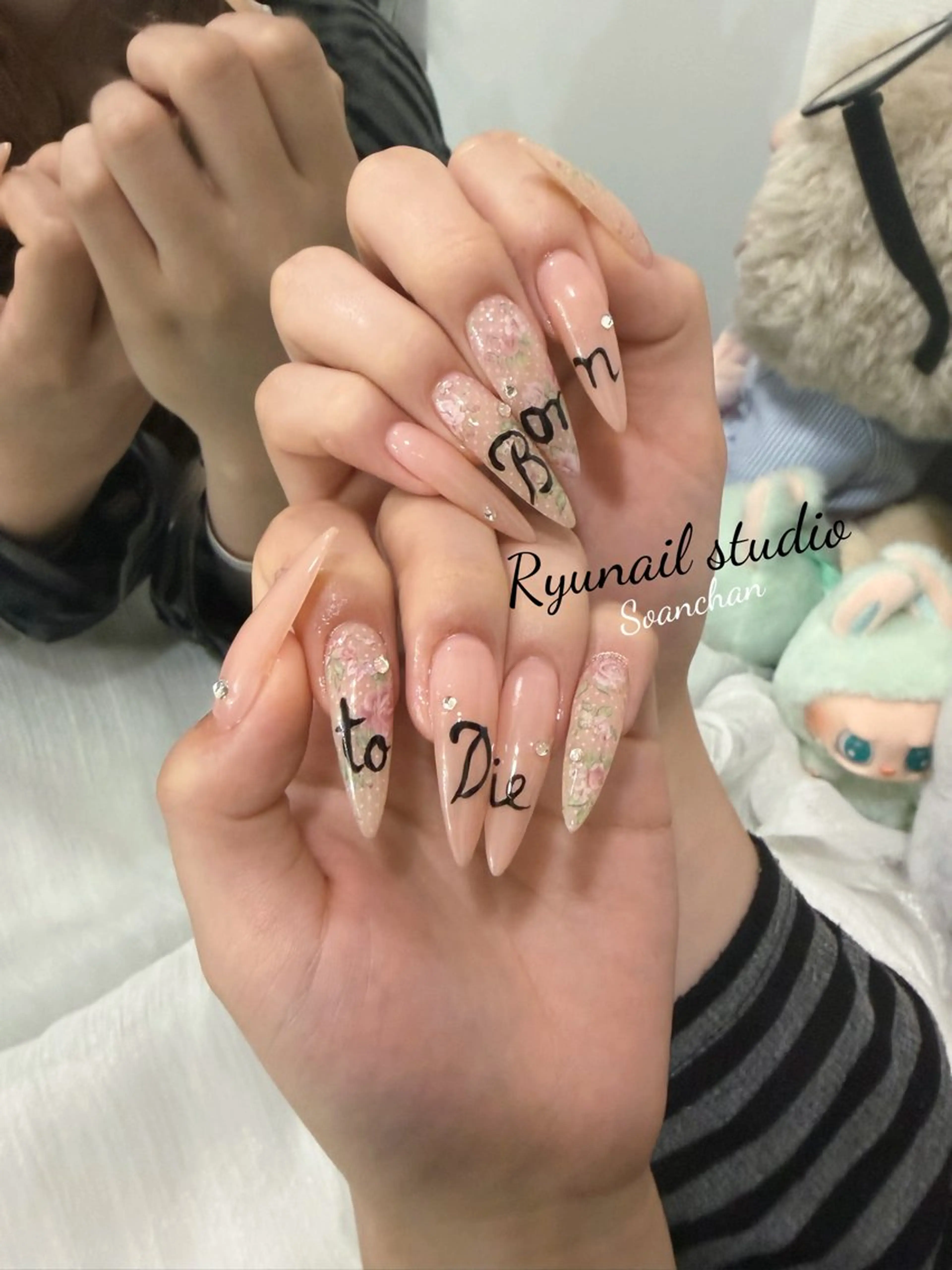 ネイル アートネイル ジェルネイル マグネットネイル ニュアンスネイル シンプルネイル ハンドネイル Ryu Nail NekoChanのネイルデザイン