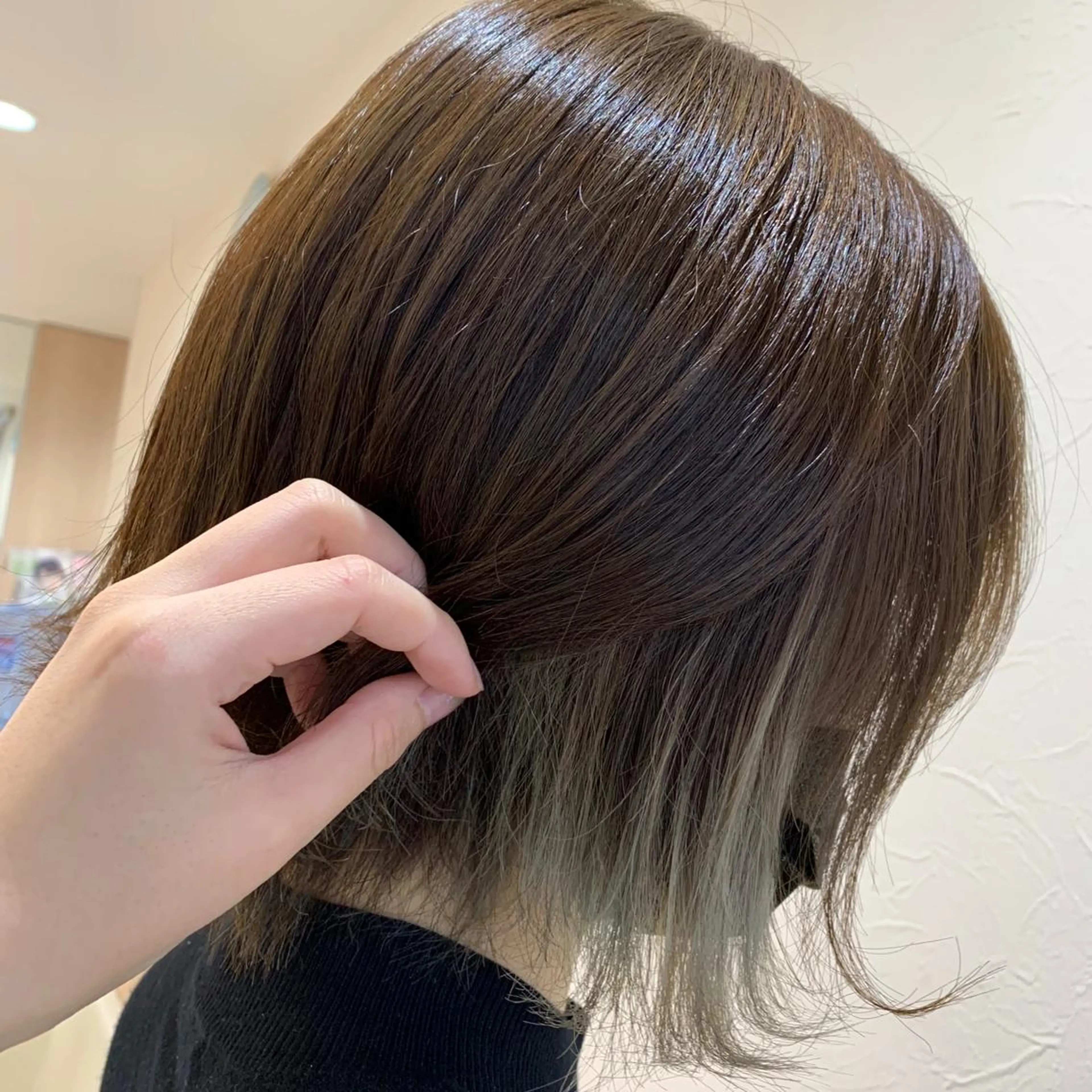 ショート ヘアカラー 副店長 星野 梨南葉のヘアスタイル