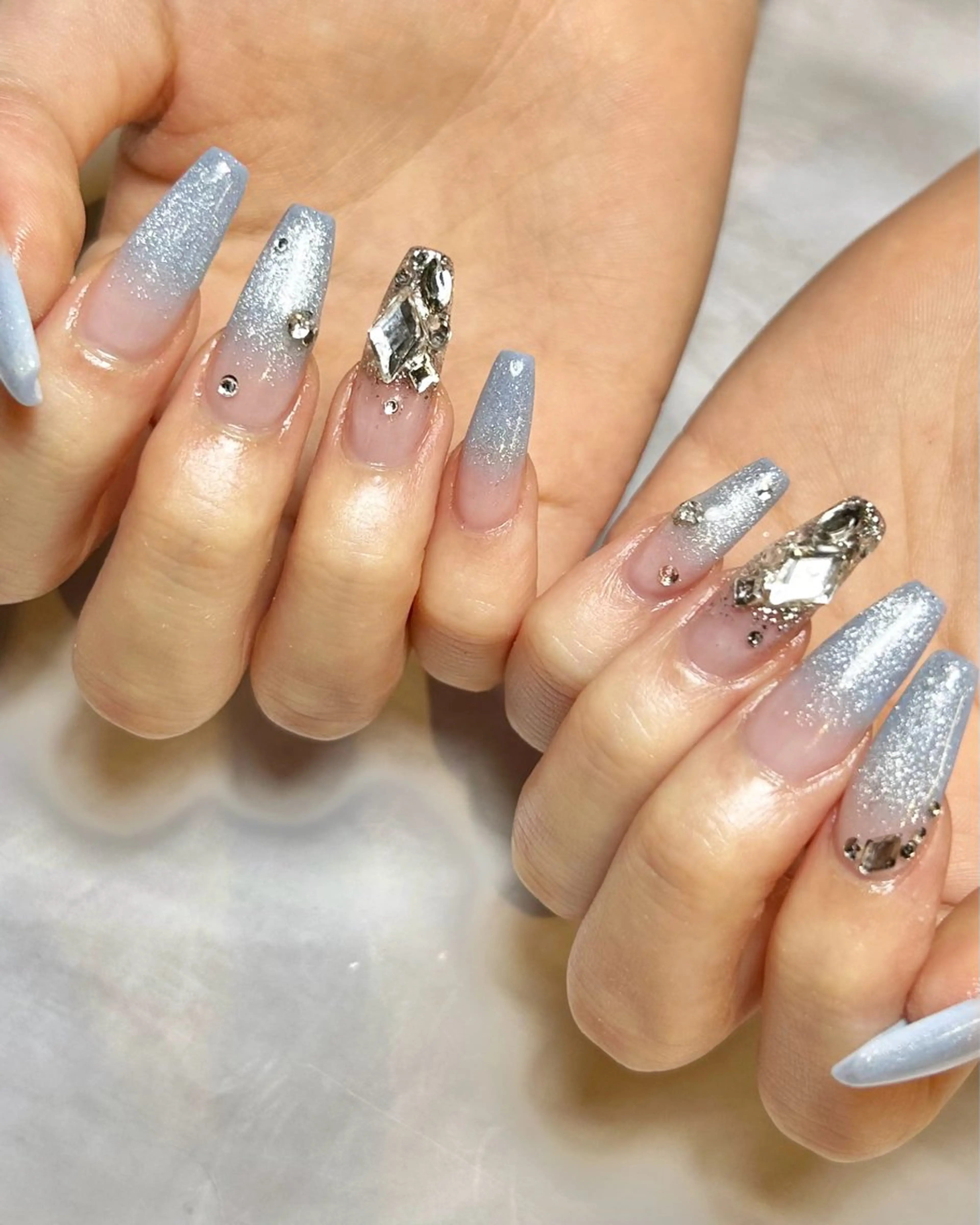 ネイル キラキラネイル 水色 持ち込み ハンドネイル Reflection marikoのネイルデザイン