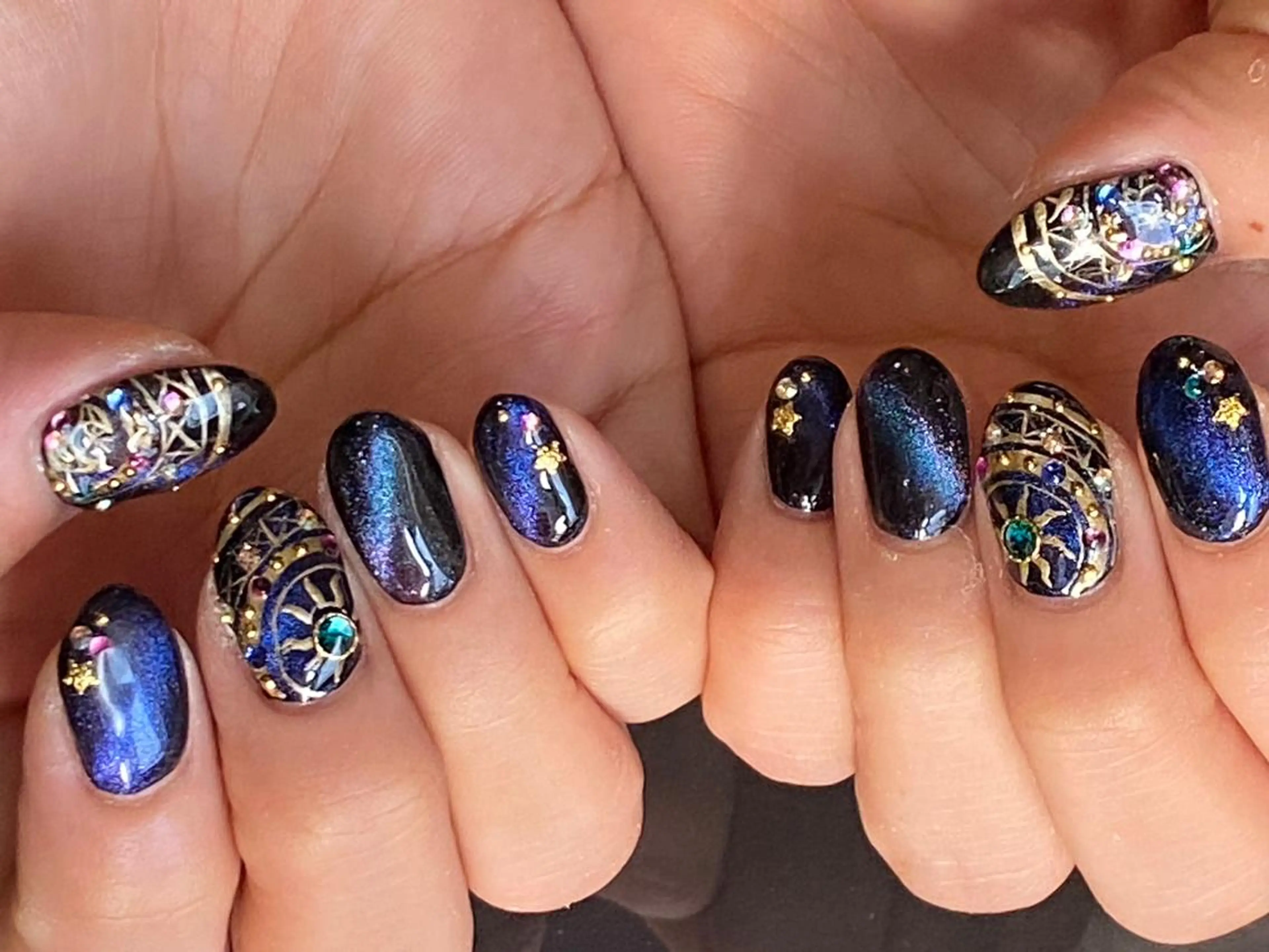 ネイル ジェルネイル マグネットネイル 持ち込み YUN 💅のネイルデザイン