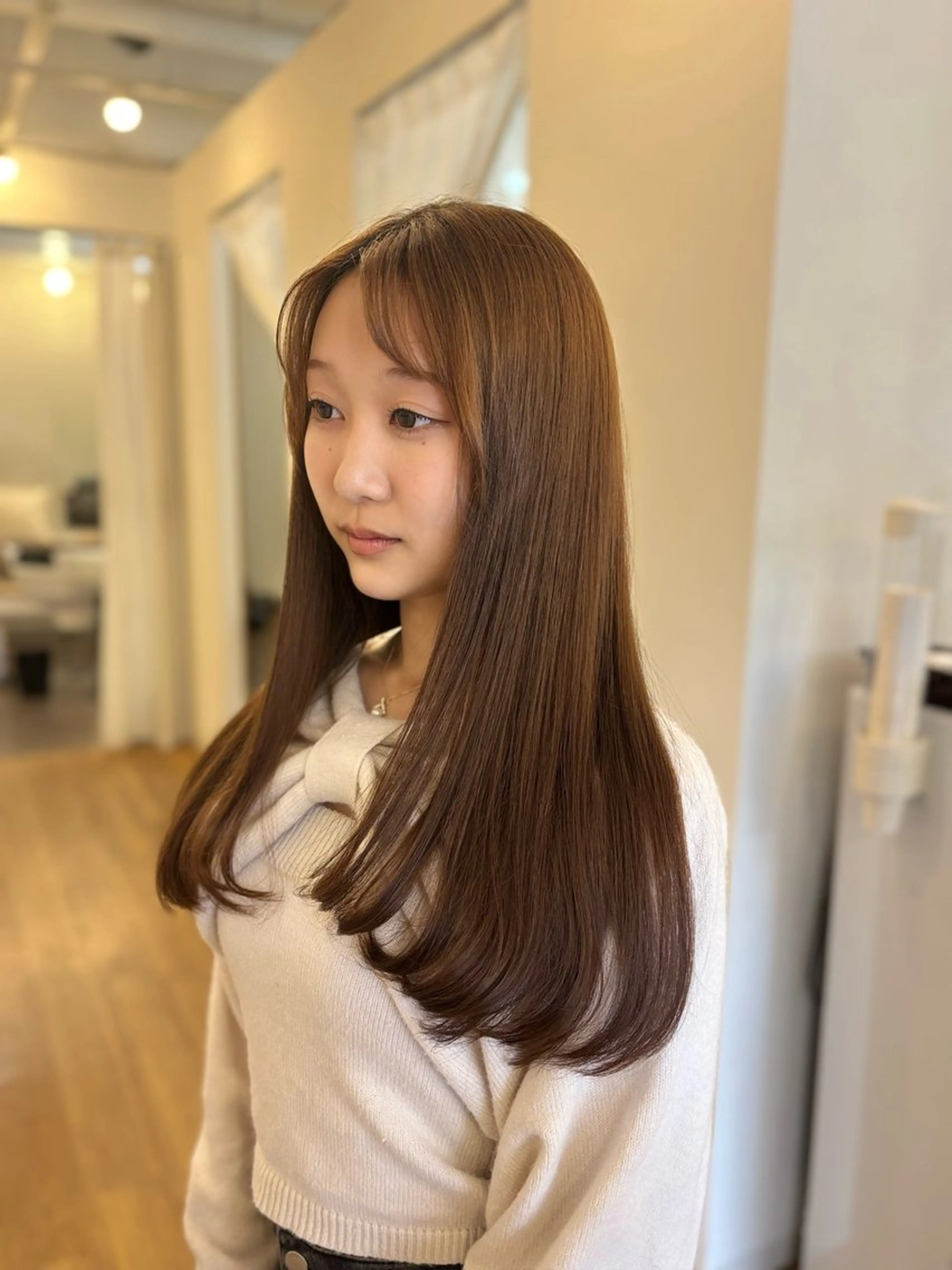 ロング レイヤーカット 三浦 桃華のヘアスタイル