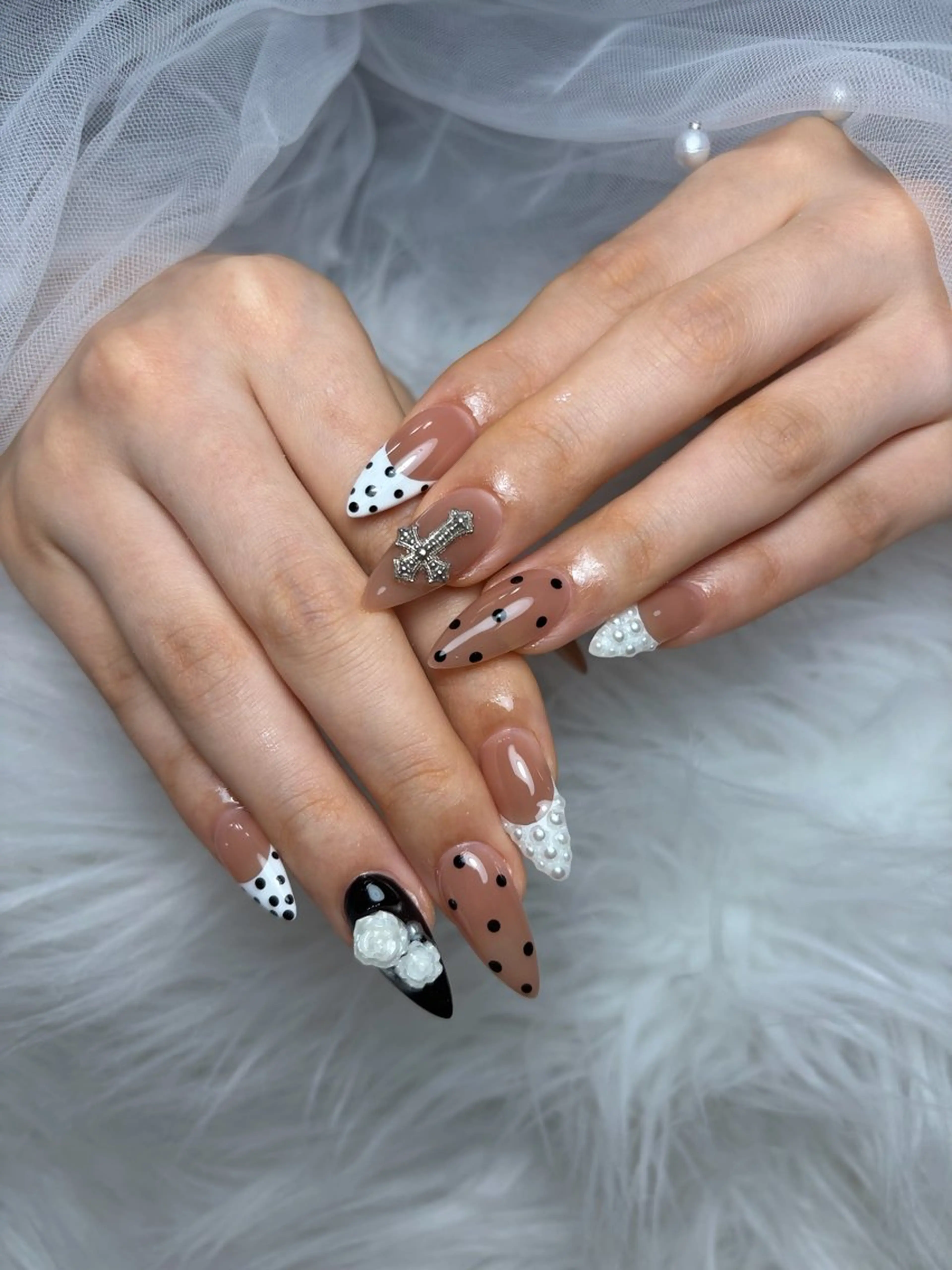 ネイル アートネイル 長さ出し ジェルネイル 韓国ネイル マグネットネイル ハンドネイル Cloudy Chan Nailのネイルデザイン