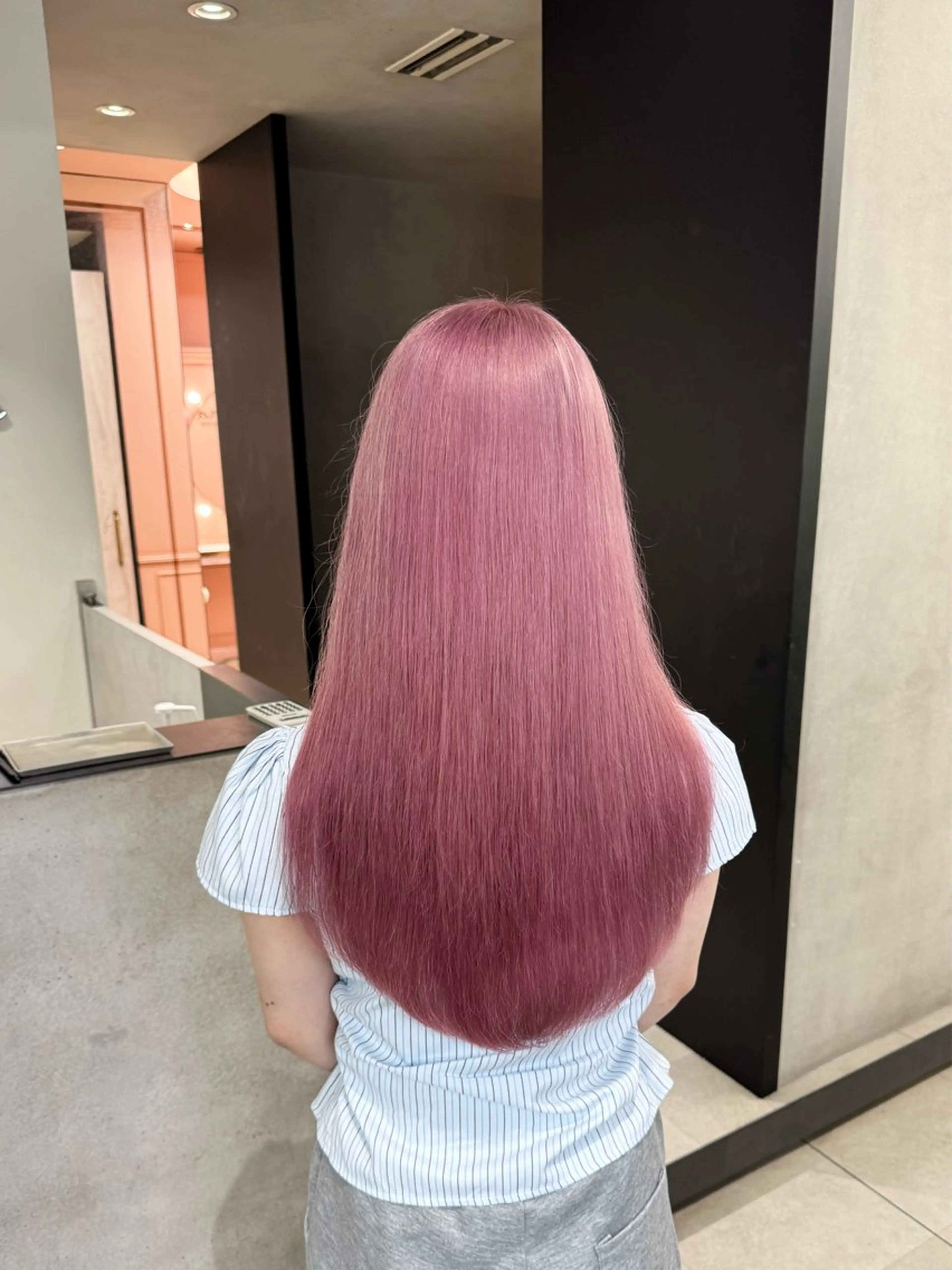 ロング カラー ヘアカラー 🇰🇷韓国風ハイ トーンKANA🖤のヘアスタイル