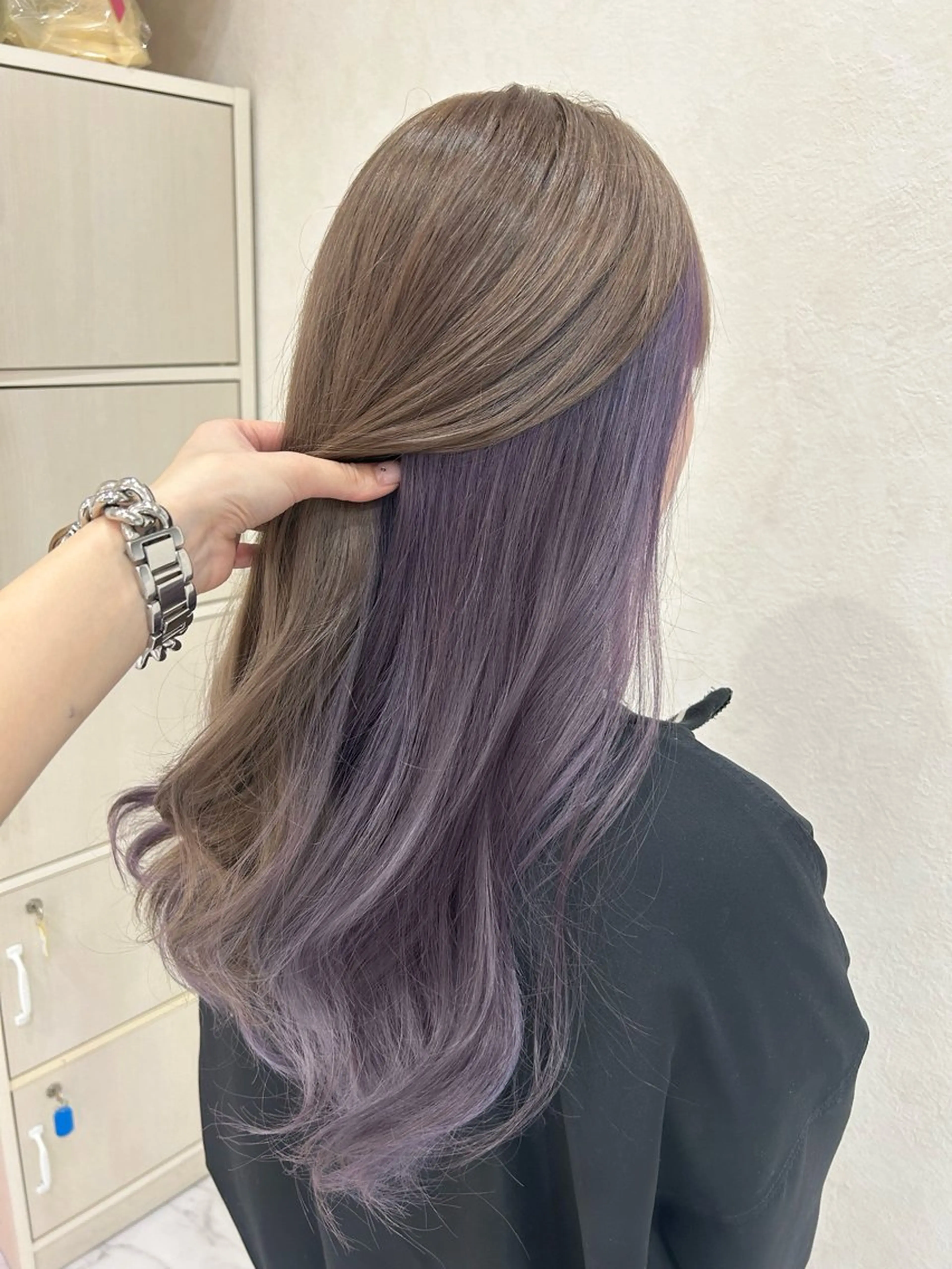 ロング カラー ヘアカラー ハイトーン/韓国風 🤍Nacchi🐈のマツエク・マツパデザイン