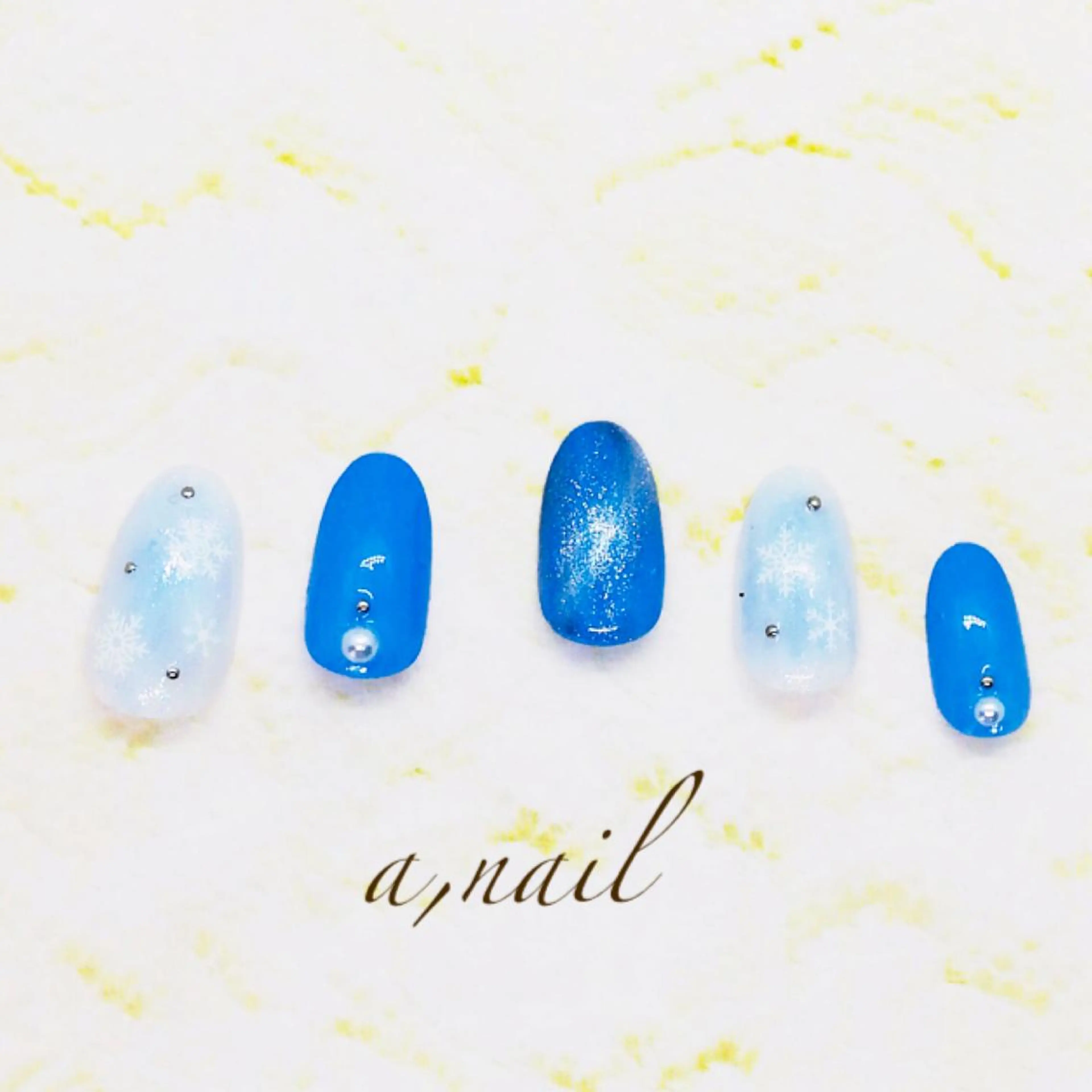 ネイル フットネイル ラメ(グリッター) マグネットネイル ニュアンスネイル オフィスネイル ハンドネイル ネイルサロン エーネイルのネイルデザイン