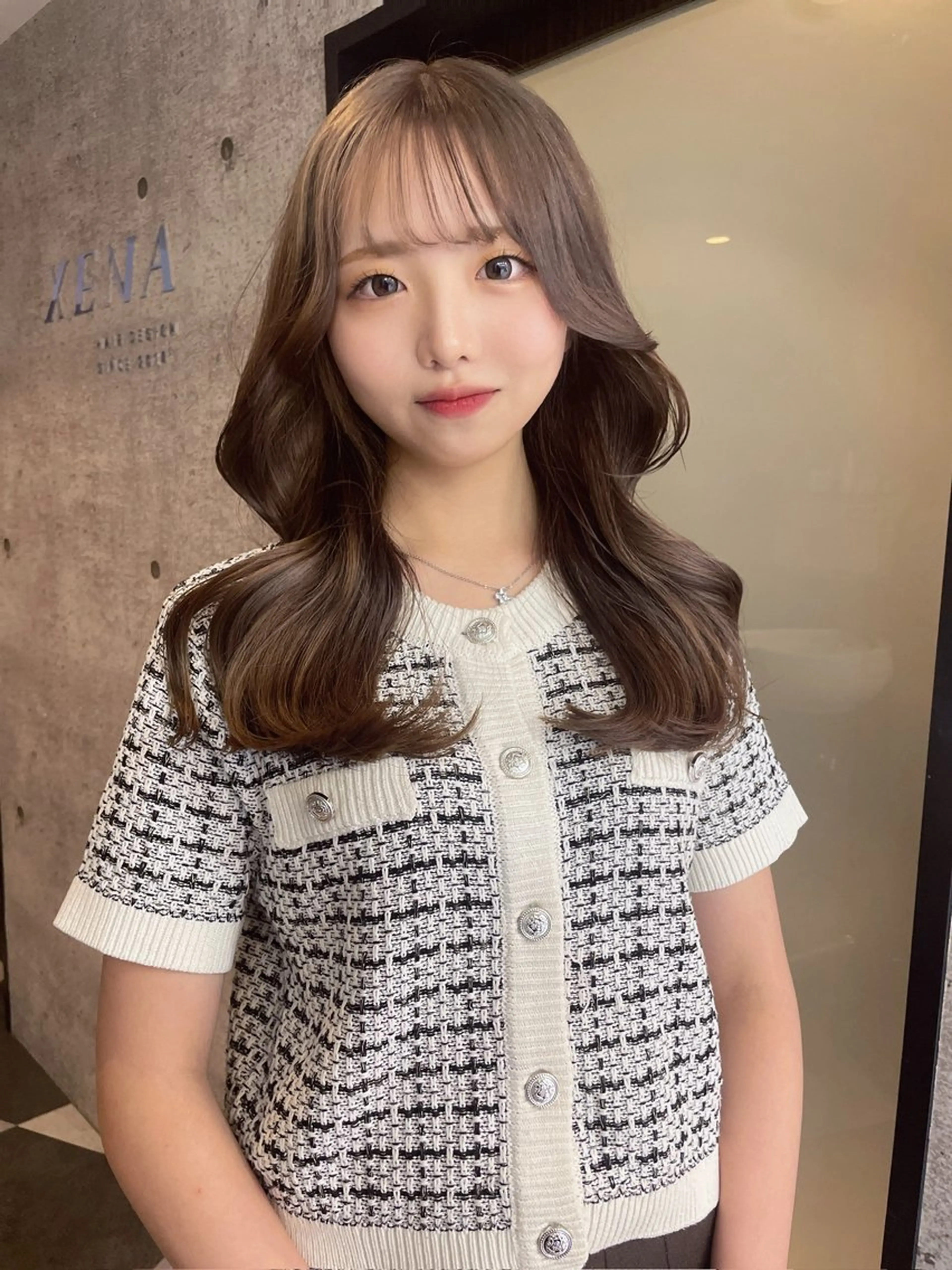 セミロング カラー ベージュカラー モカベージュ GEM YURI ハイトーンカラーのヘアスタイル