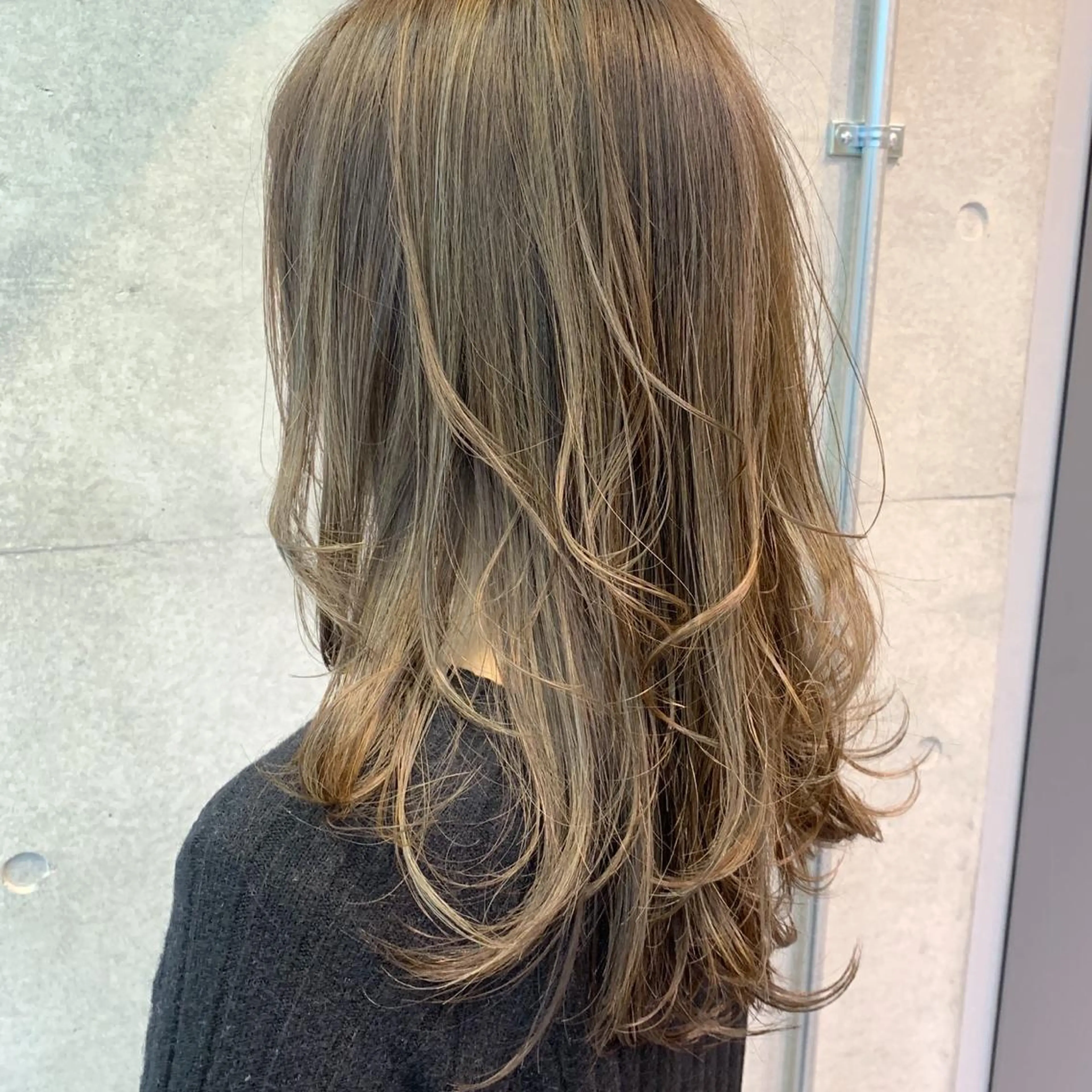 セミロング カット ヘアカラー トリートメント オシャレ髪✔️ 店長オオキアキヒロのヘアスタイル