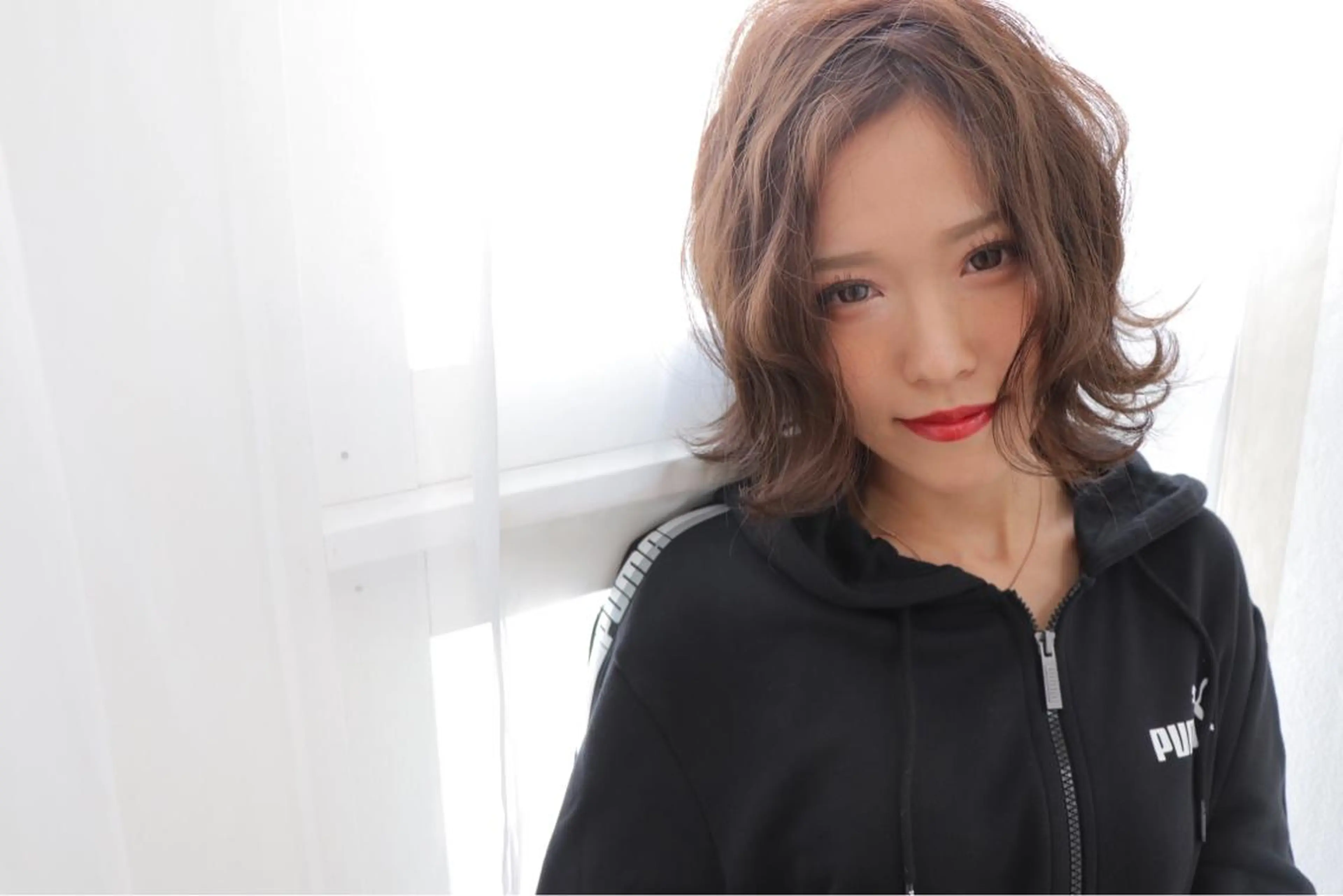 ミディアム カラー 髪質改善＆ブリーチ 伊勢　祐一郎のヘアスタイル