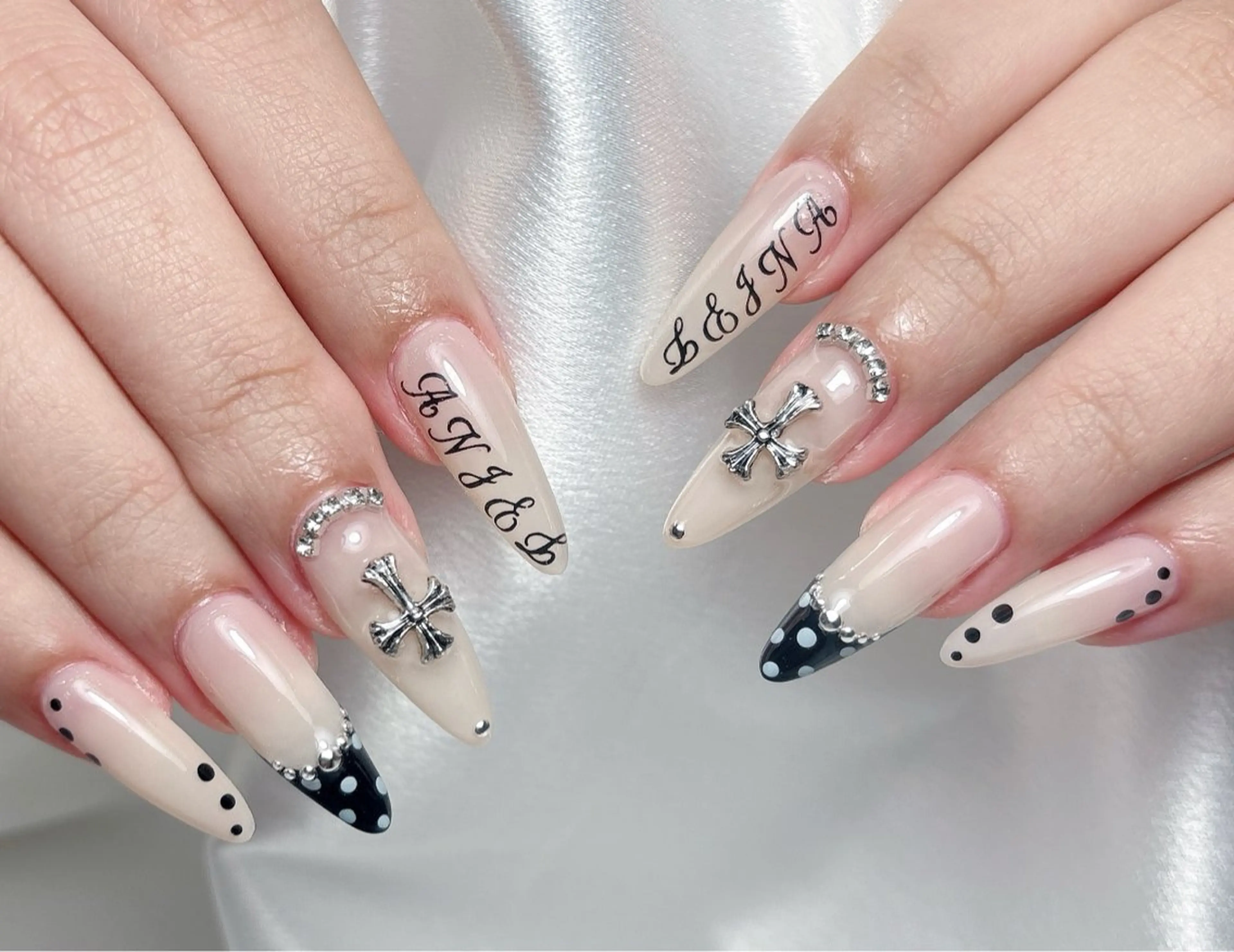 ネイル ハンドネイル ハンドケア ネイルサロン Auraのネイルデザイン