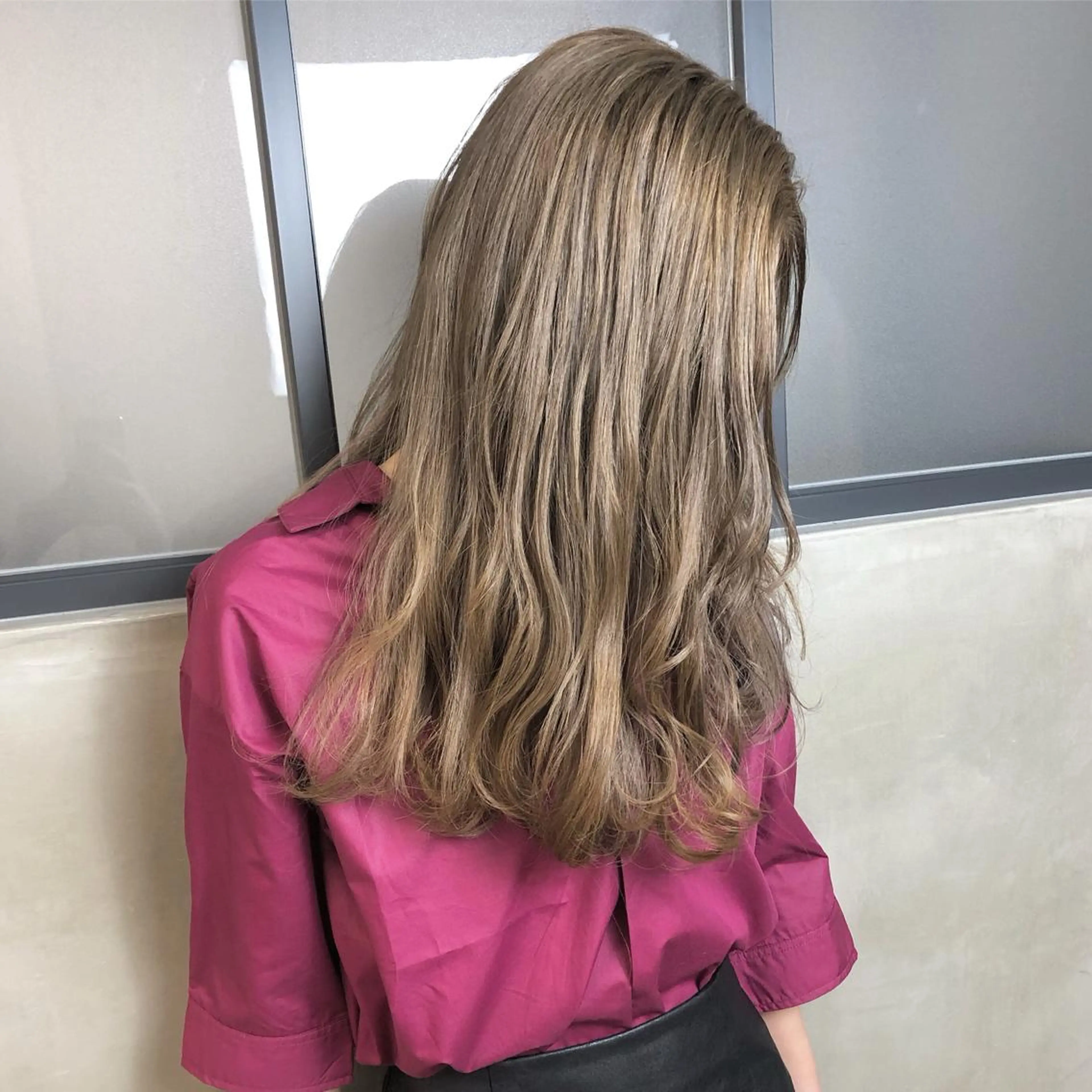 ロング カラー ベージュカラー ブリーチ ミルクティーベージュ 2nd所属・🤍2nd🤍田所 美希のヘアスタイル