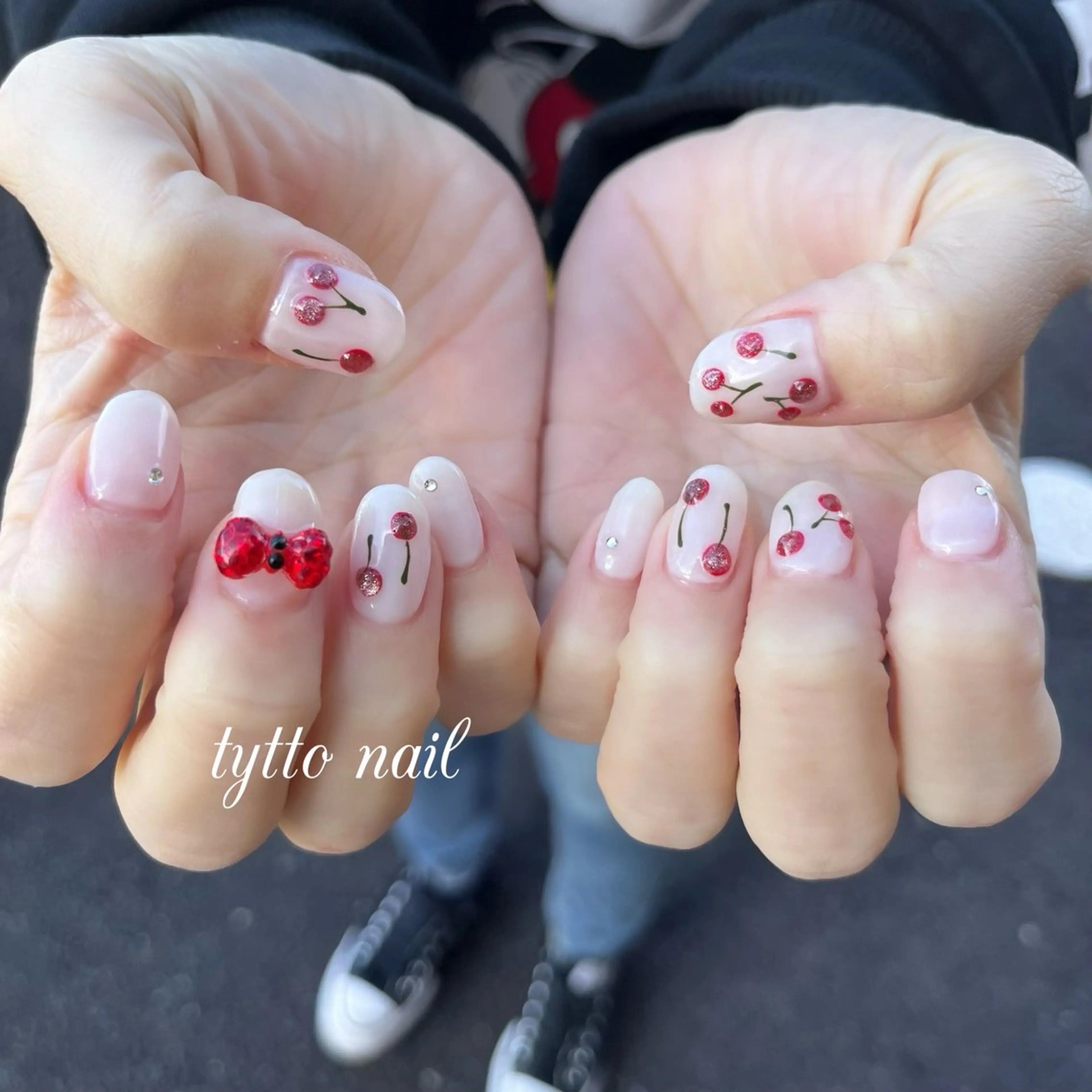 ネイル ガーリー マグネットネイル オフィスネイル ぷっくりネイル リボン ハンドネイル tytto nail ❤︎‪‪eri‪‪のネイルデザイン