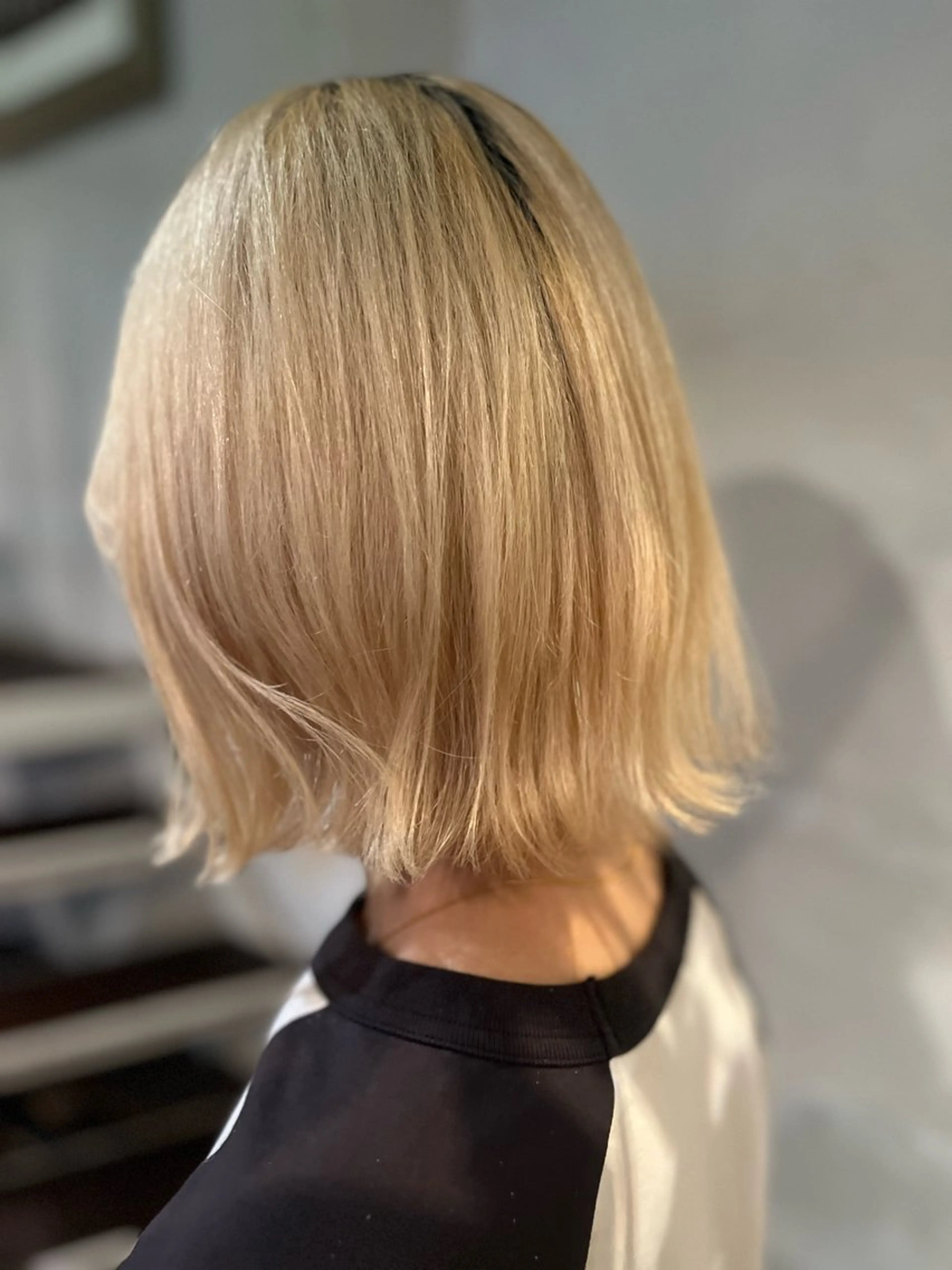 ミディアム 宮澤 紅羽のヘアスタイル