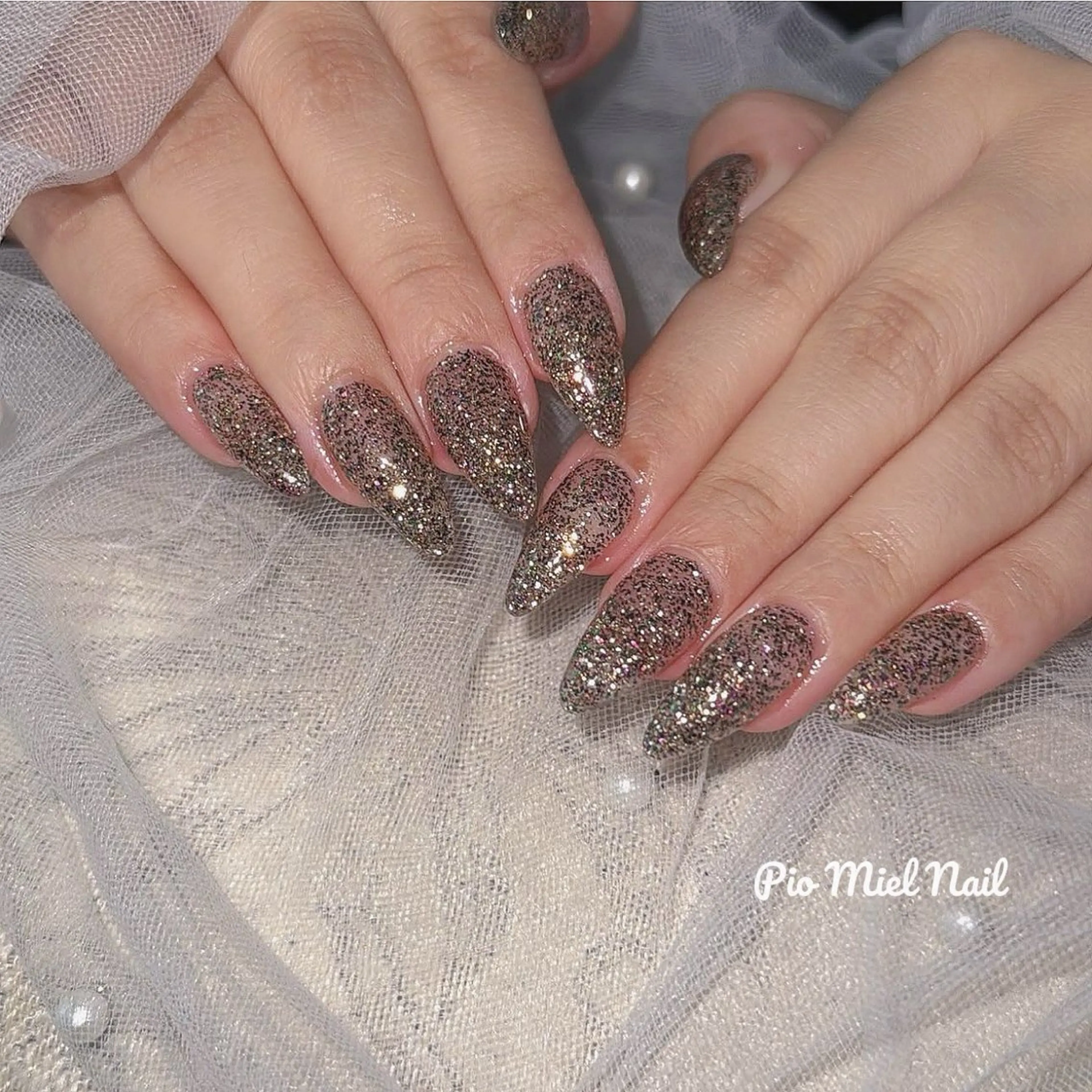 ネイル ゴージャス ラメ(グリッター) シルバー ハンドネイル momo 長さだしのネイルデザイン