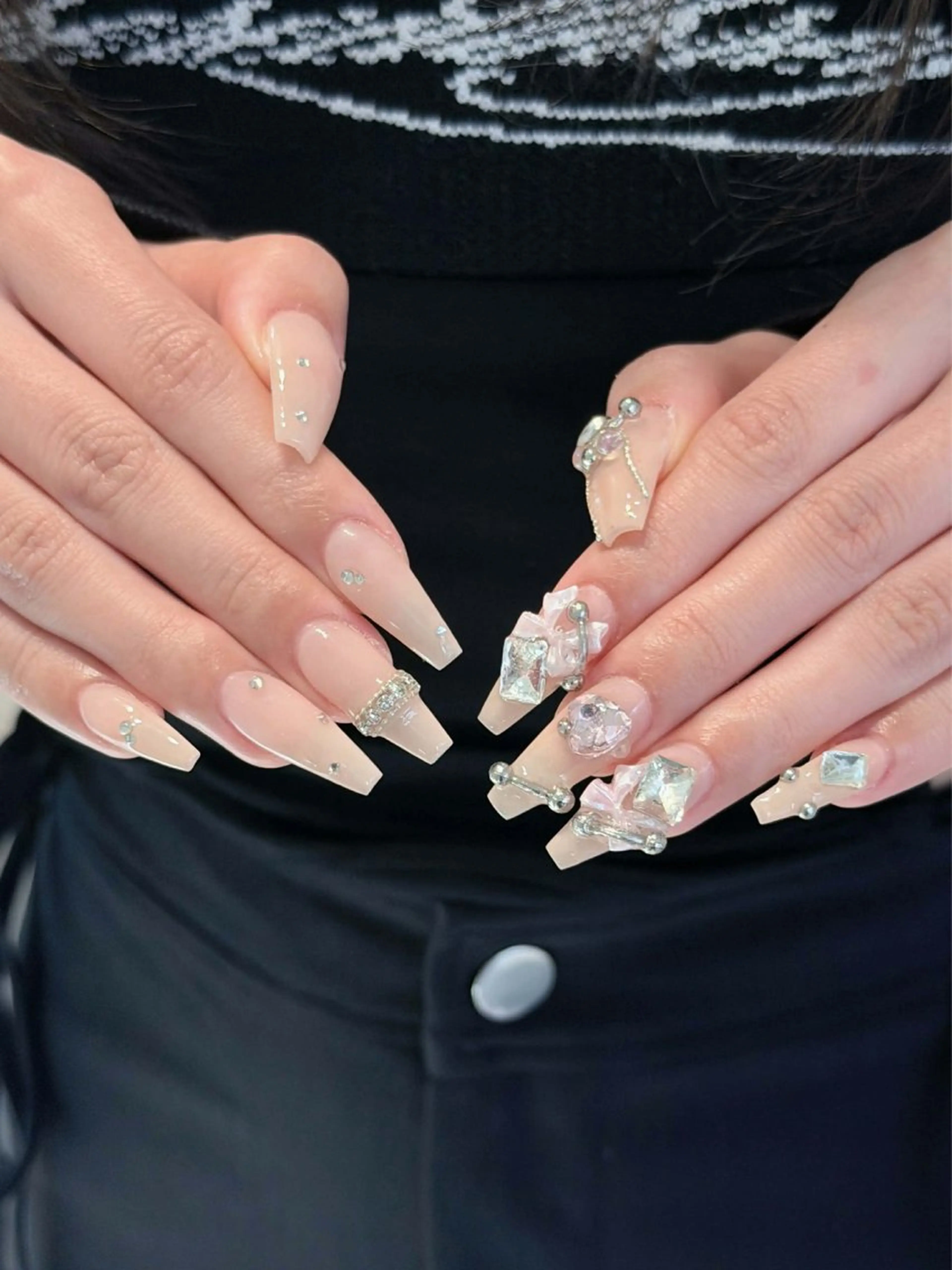 ネイル チークネイル ドット フレンチネイル グラデーション ハート ハンドネイル Julli NailStudioのネイルデザイン