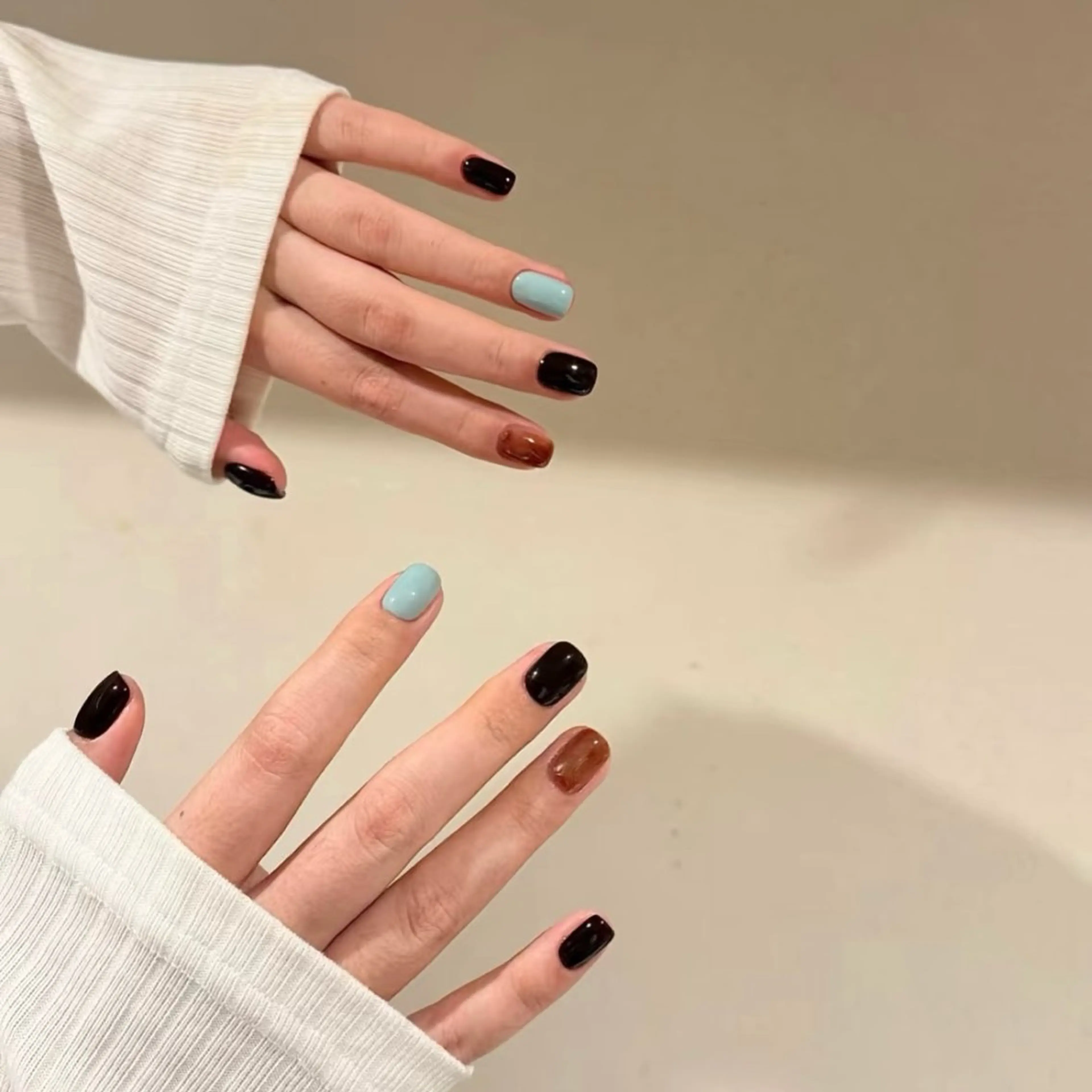 ネイル アートネイル オーロラネイル チークネイル フレンチネイル ガラスフレンチ ハンドネイル 🎀YooLi Nail salonのネイルデザイン