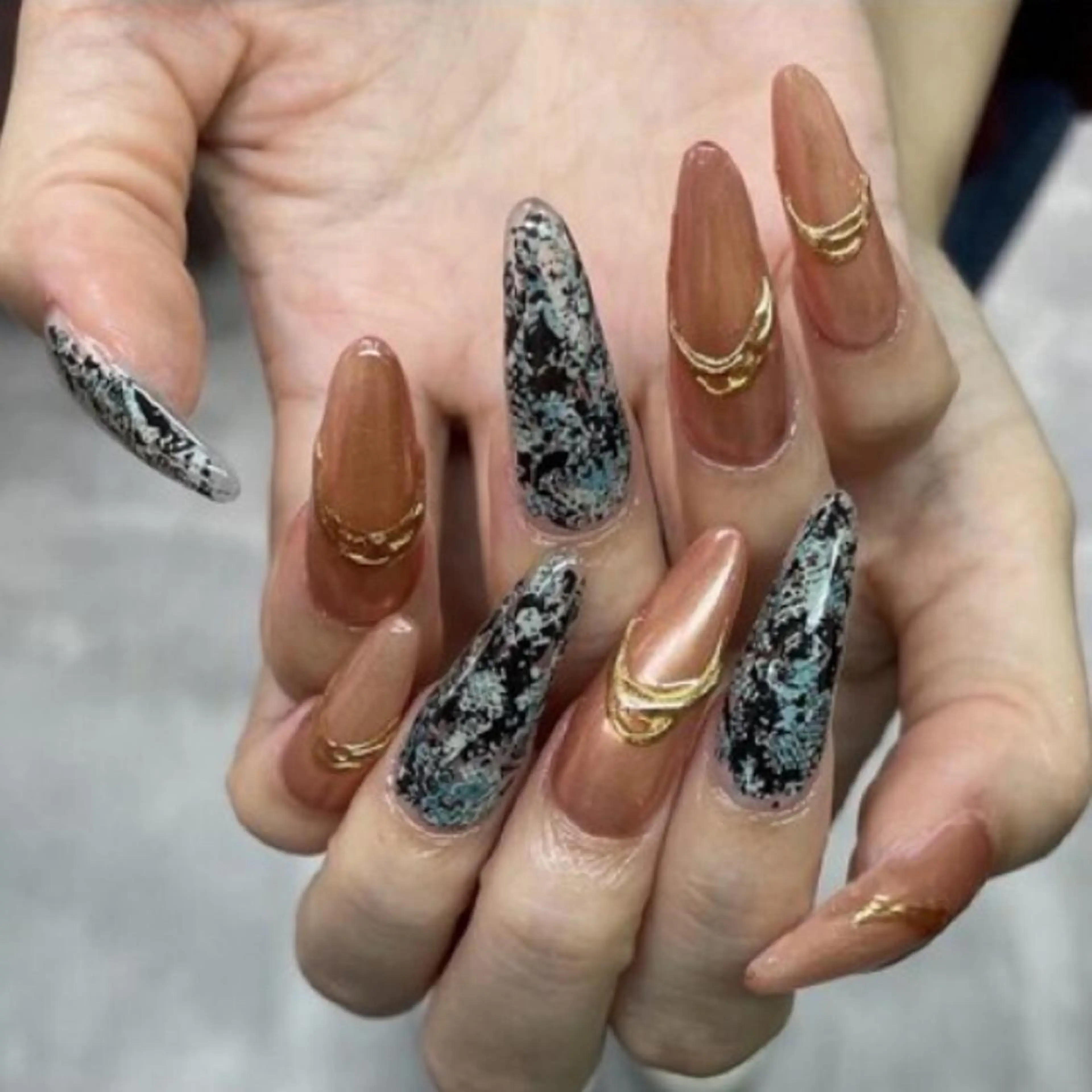ネイル nailstudio eviz新宿店のネイルデザイン