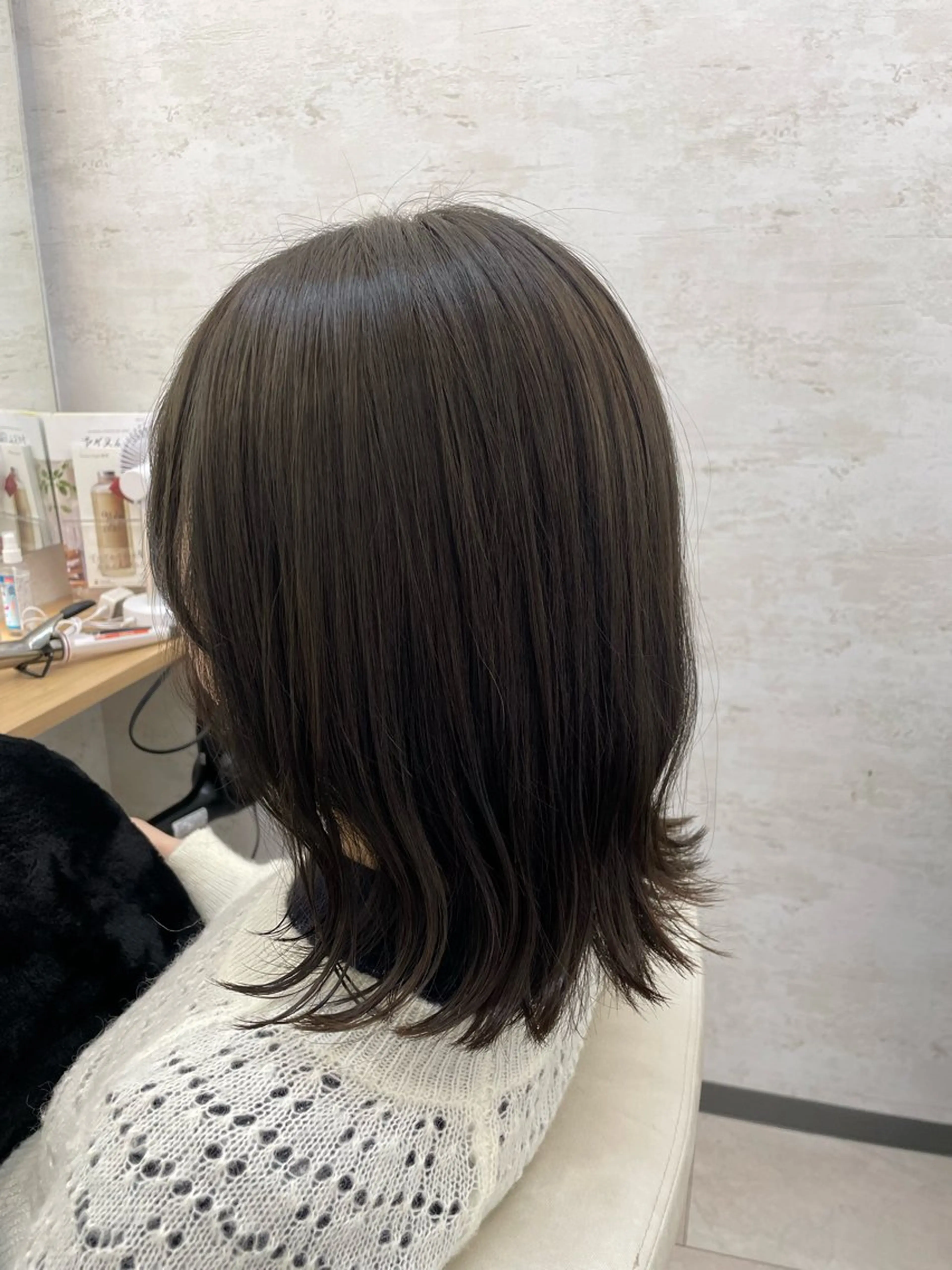 セミロング カラー カット ヘアカラー トリートメント 高橋 芽衣のヘアスタイル