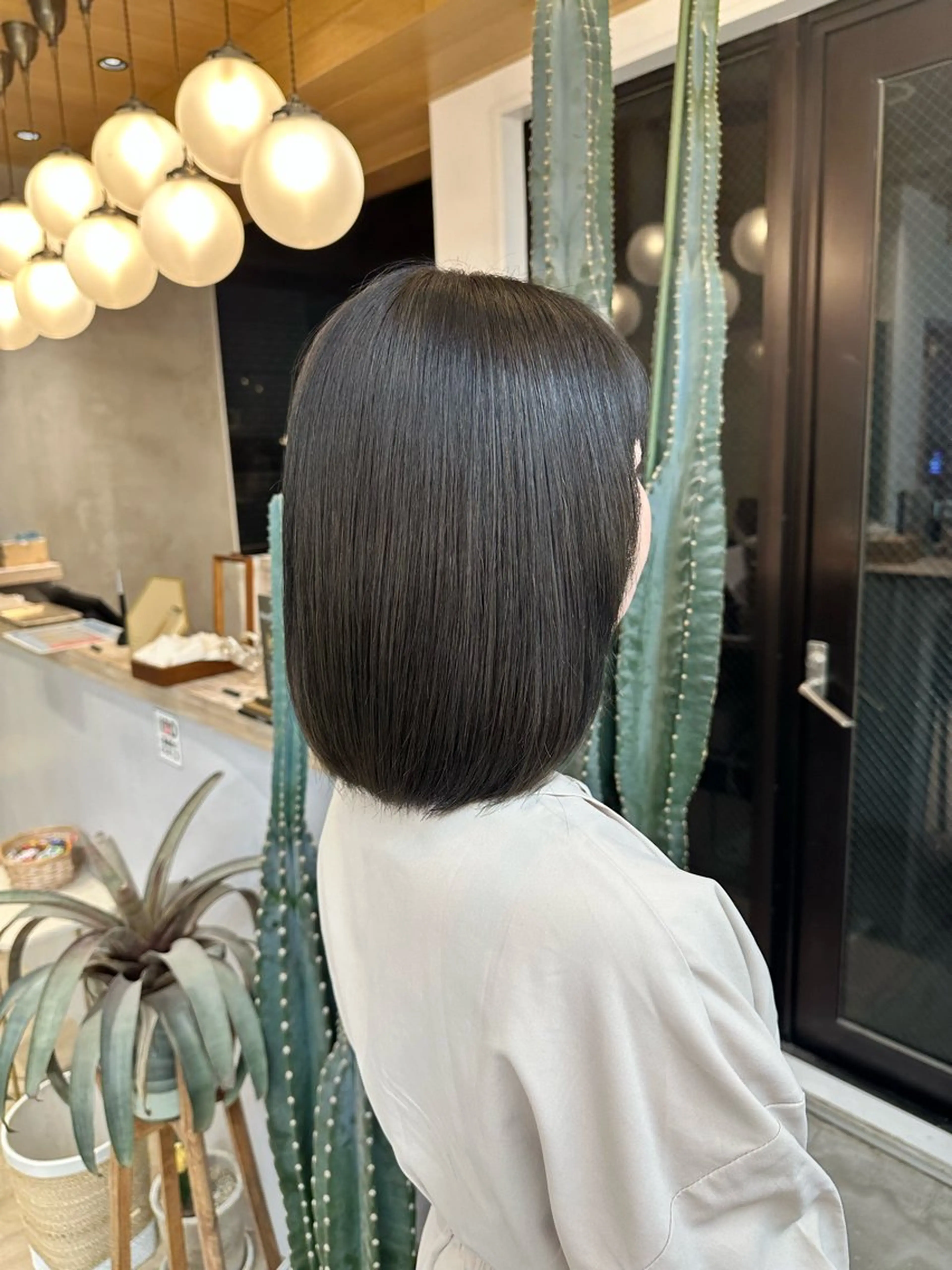 カラー 透明感カラー グレージュ ヘアカラー トリートメント 巻ける縮毛矯正✨ ボブ/ショートともきのヘアスタイル