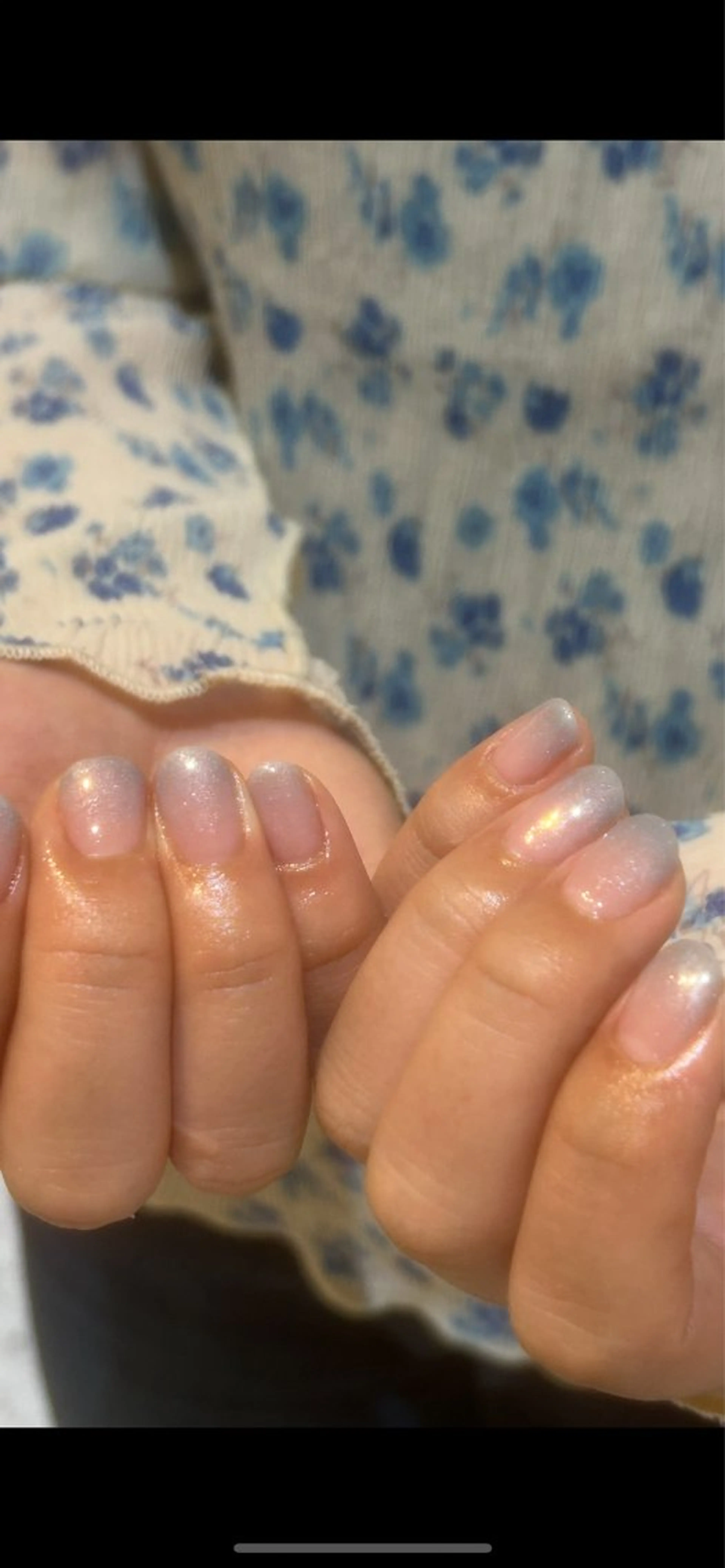 ネイル ブルー グラデーション ピンク White nail KAEDEのネイルデザイン