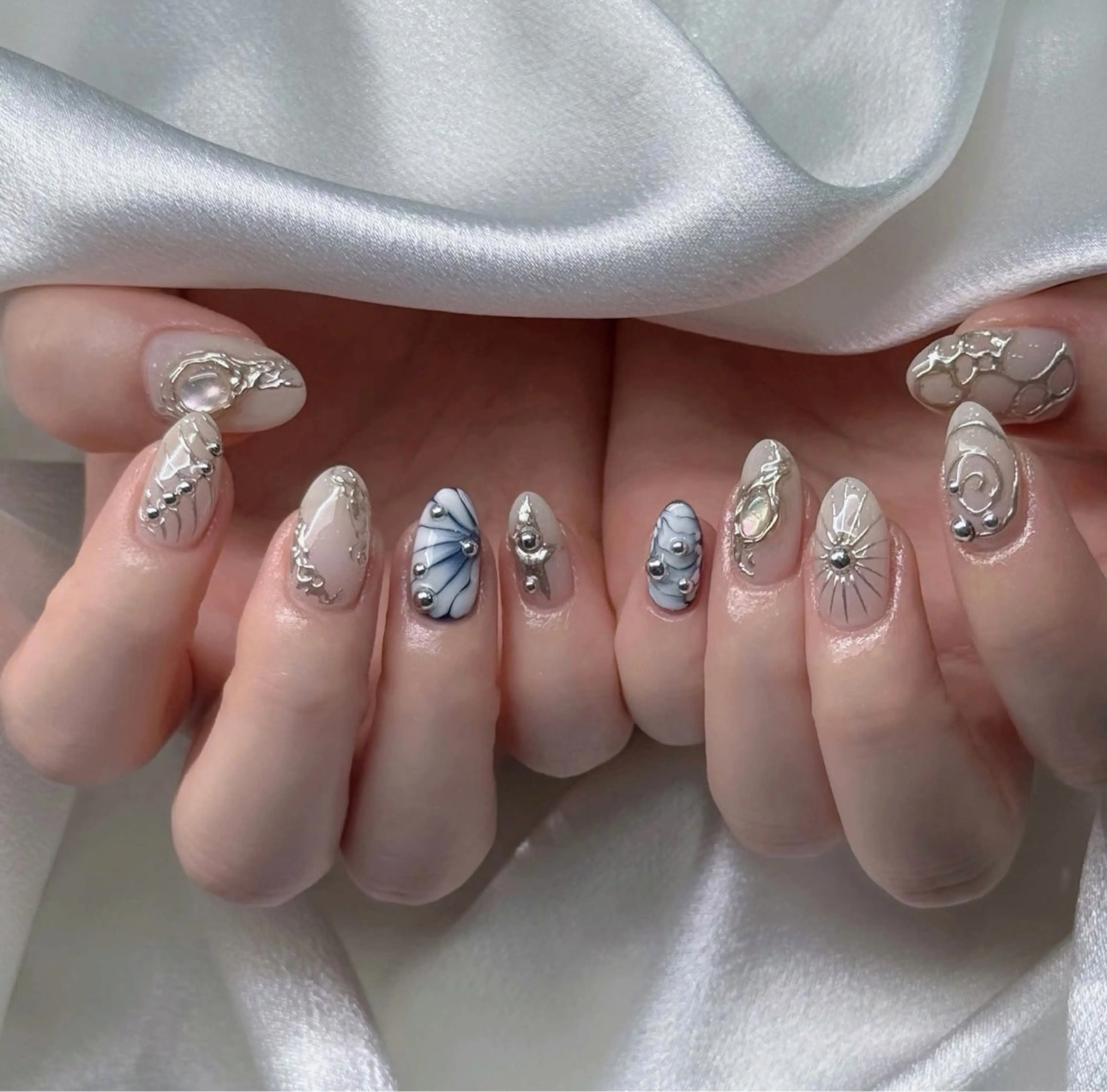 ネイル オーロラネイル ブルー チークネイル フットネイル フレンチネイル ハンドネイル Ema エマのネイルデザイン