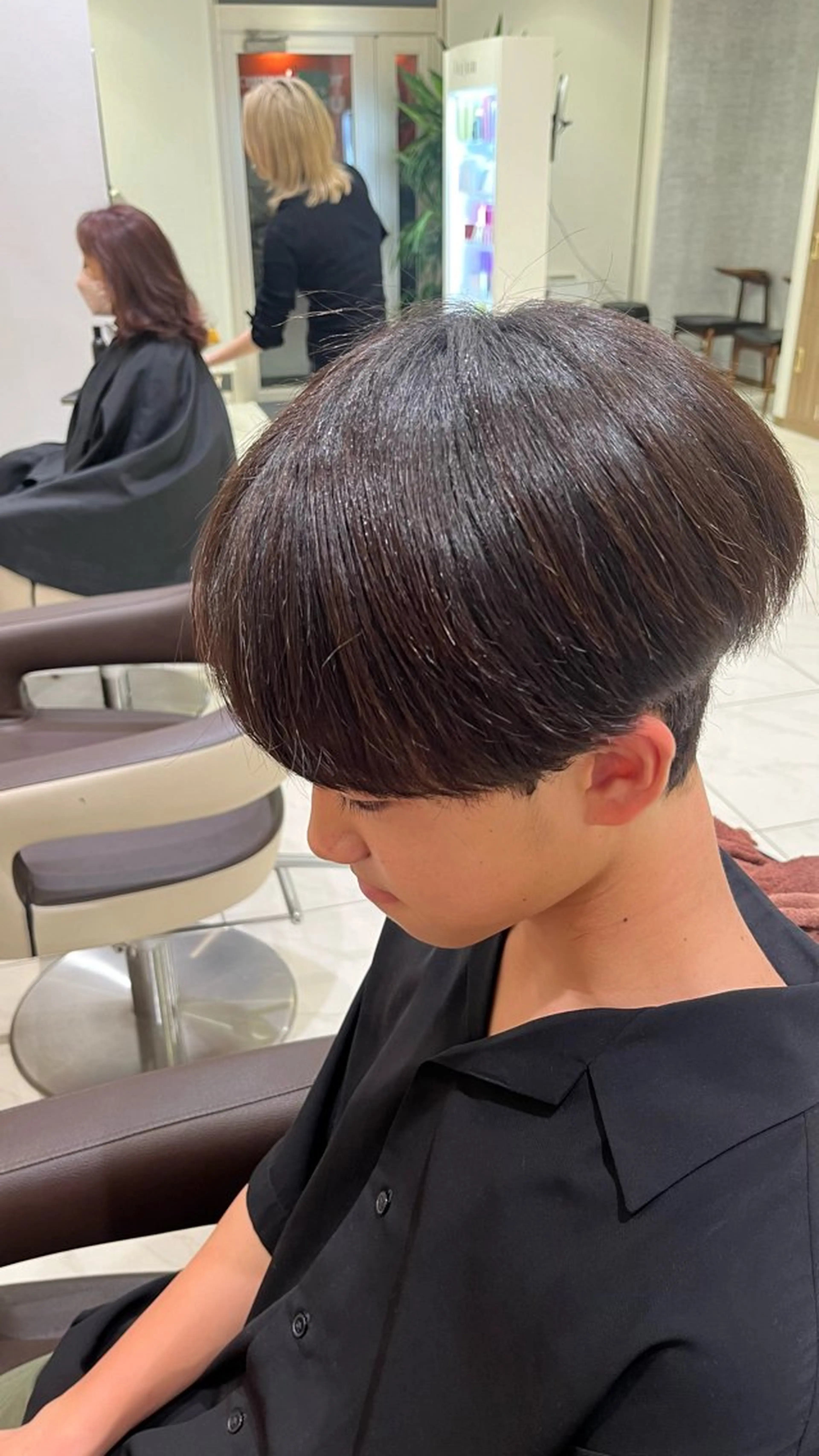 パーマ メンズ メンズブリーチ センターパート フェードカット マッシュ メンズパーマ 【メンズパーマ✨️ 髪質改善矯正】岩城のヘアスタイル